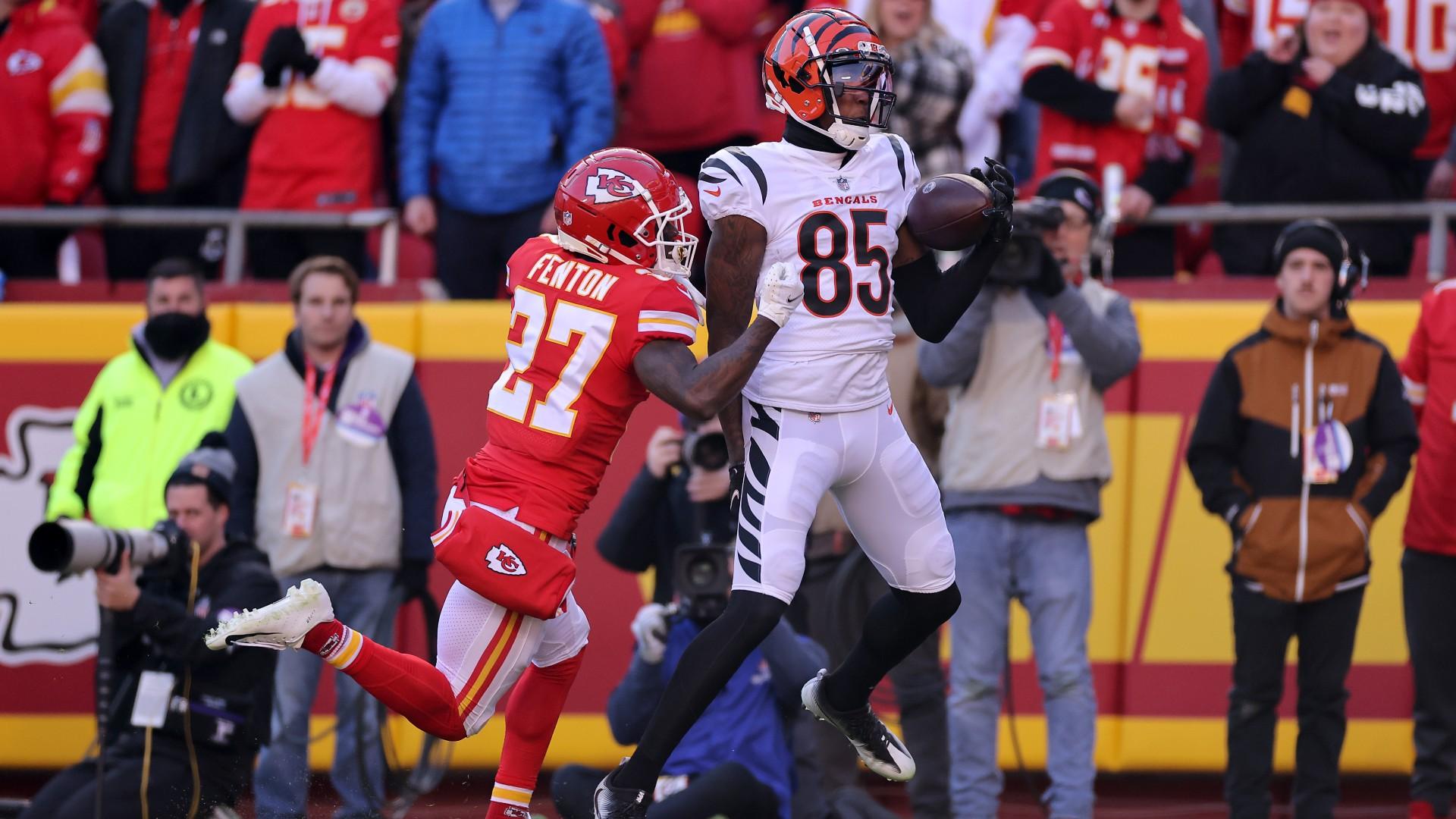 1920x1080 Bengals' Tee Higgins held by Chiefs' Rashad Fenton as officials miss obvious penalty in AFC championship game