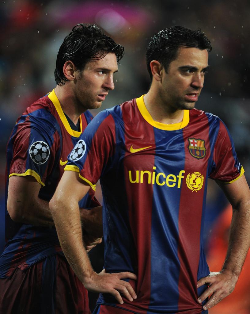816x1024 Lionel Messi, Xavi Hernandez Messi and Xavi Hernandez Photo