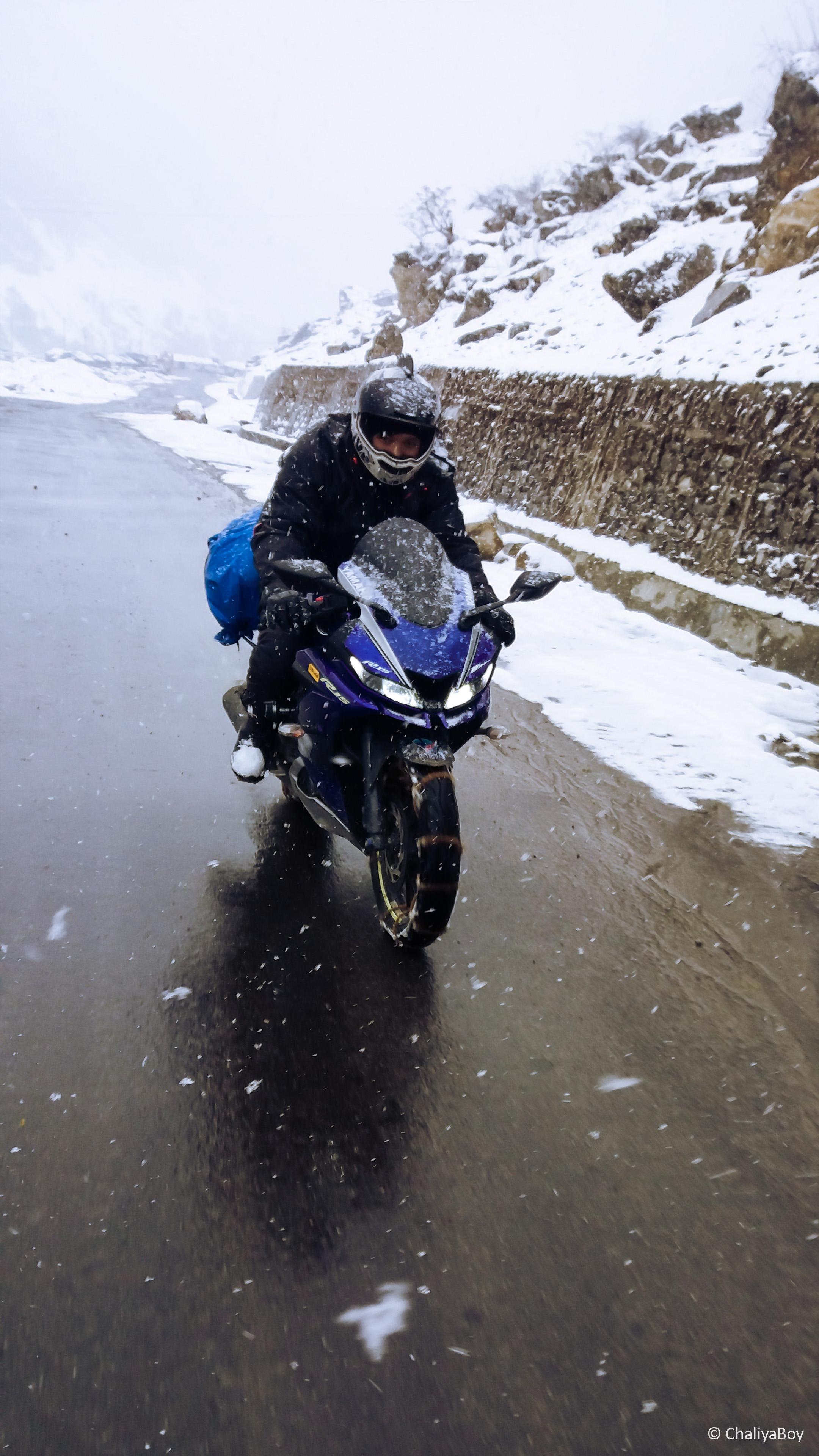 2160x3840 Franky Rider R15 Snow 4K Ultra HD Mobile Wallpaper