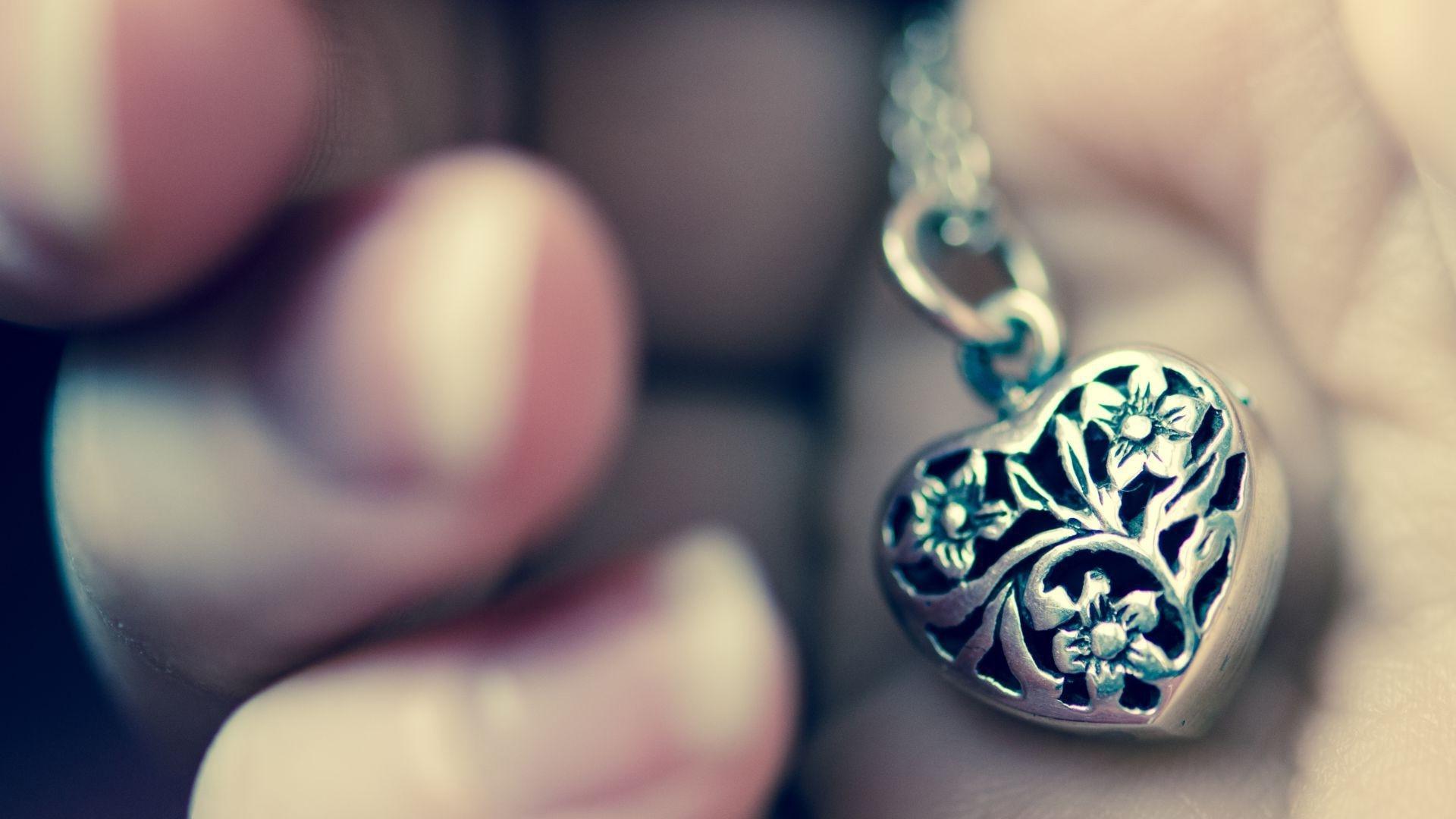 1920x1080 Pendant Wallpaper
