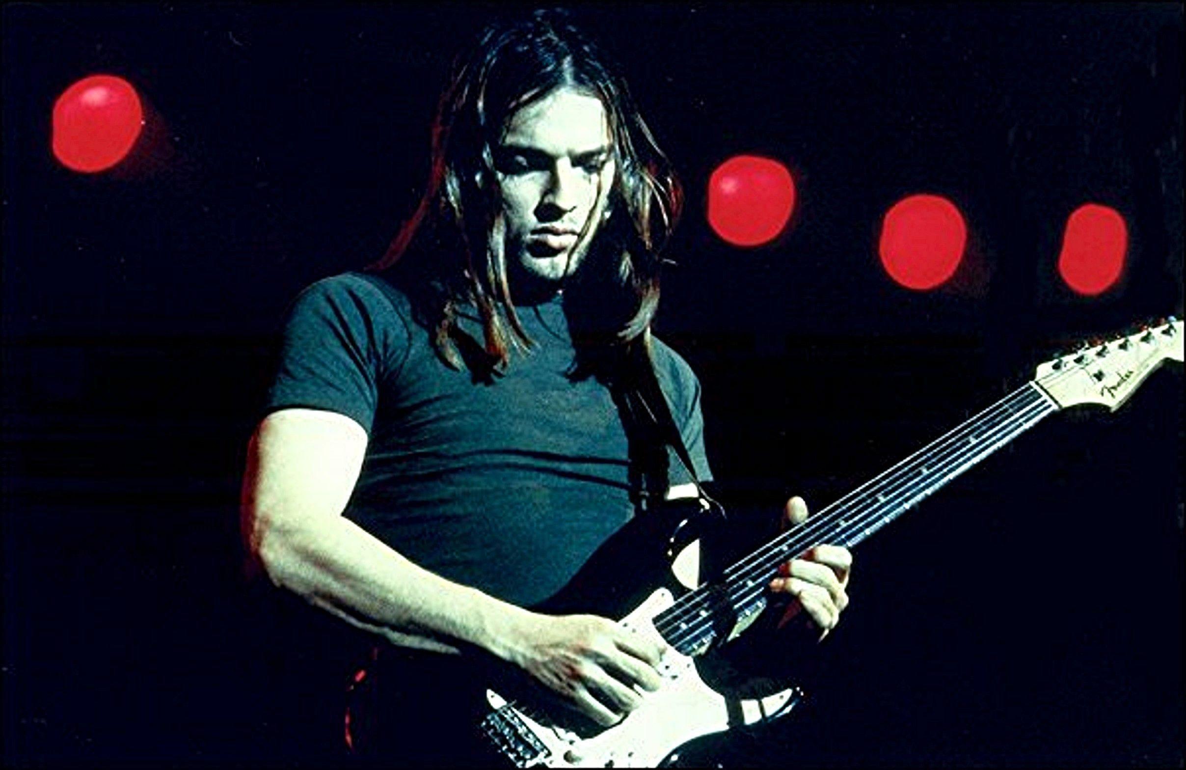 2416x1568 David Gilmour Wallpaper