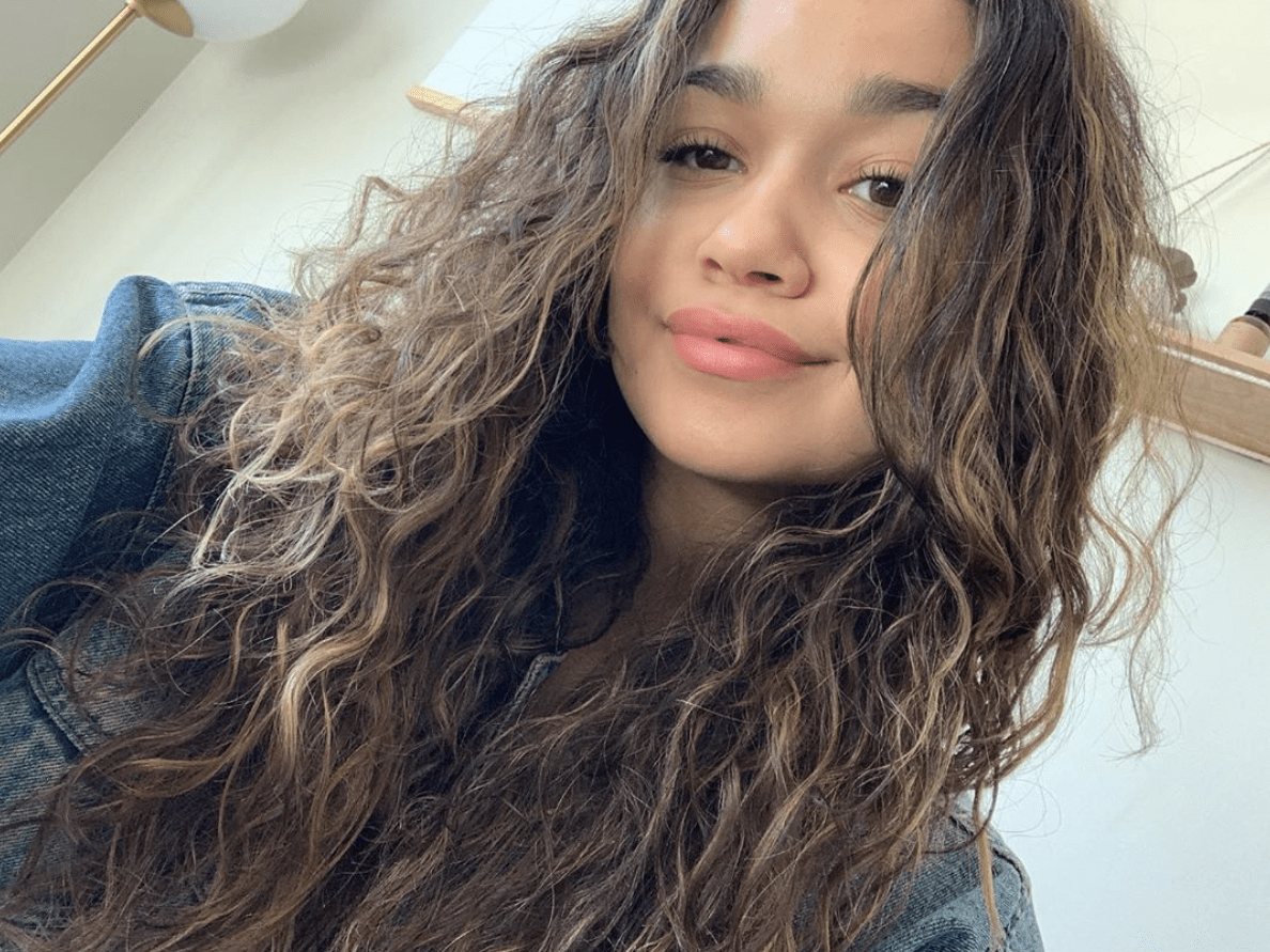 1188x891 Outer Banks' Madison Bailey Comes Out as Pansexual and Introduces Her Girlfriend