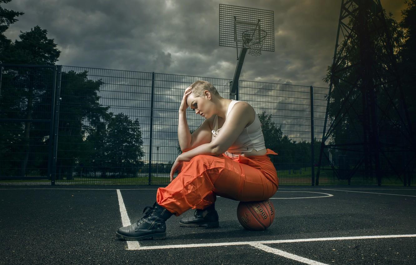 1332x850 Wallpaper girl, the ball, basketball image for desktop, section девушки