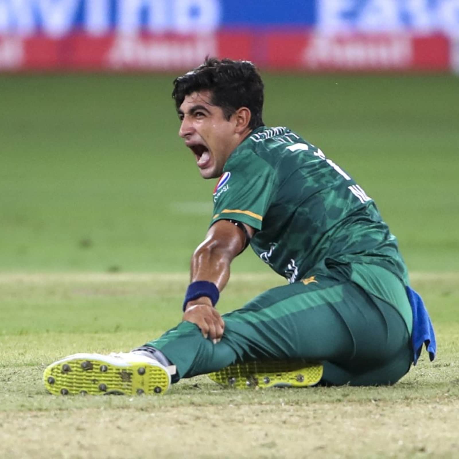 1600x1600 Asia Cup 2022: Naseem Shah Practices With Taped Leg Ahead of Hong Kong Clash