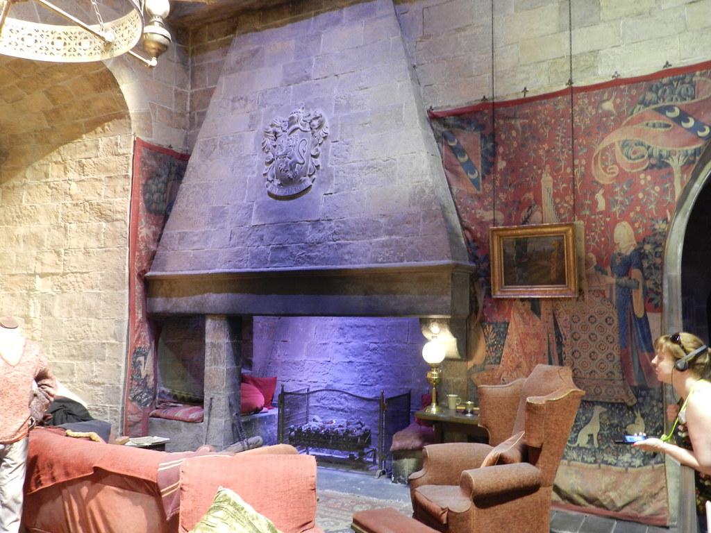 1024x768 Gryffindor Common Room. Harry Potter Studio Tour