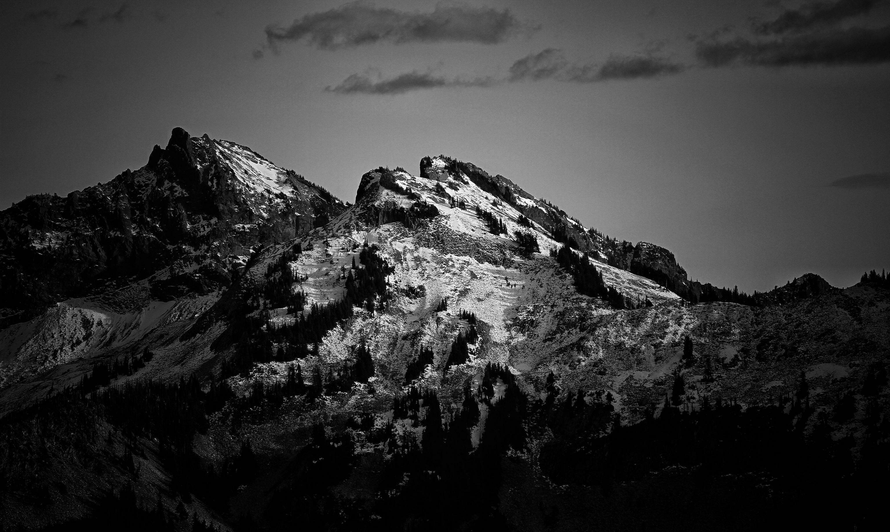 3072x1838 4K Mountain Wallpaper