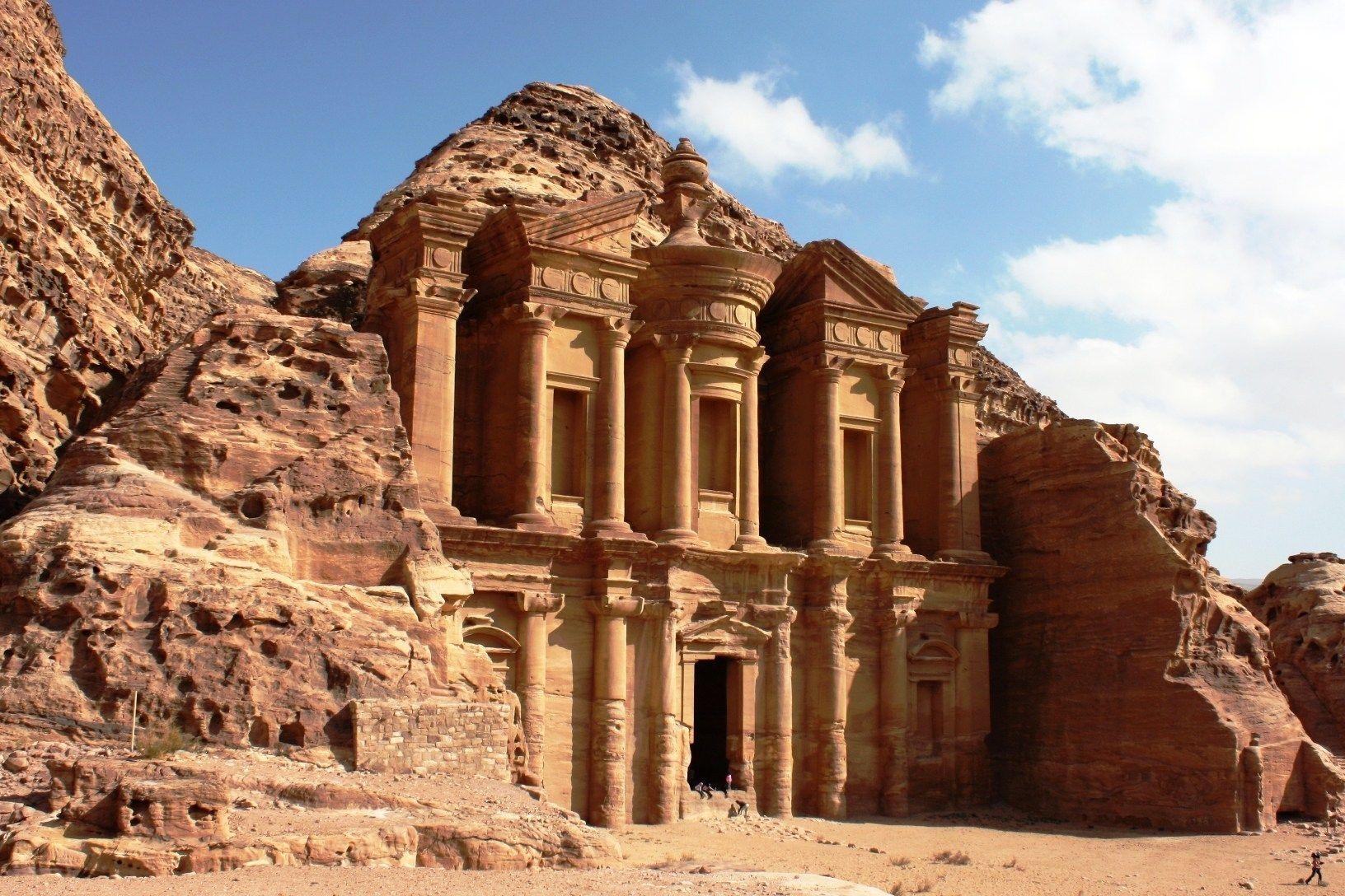 1632x1088 Petra Wallpaper First HD Saudi Arabia BMW Wallpaper