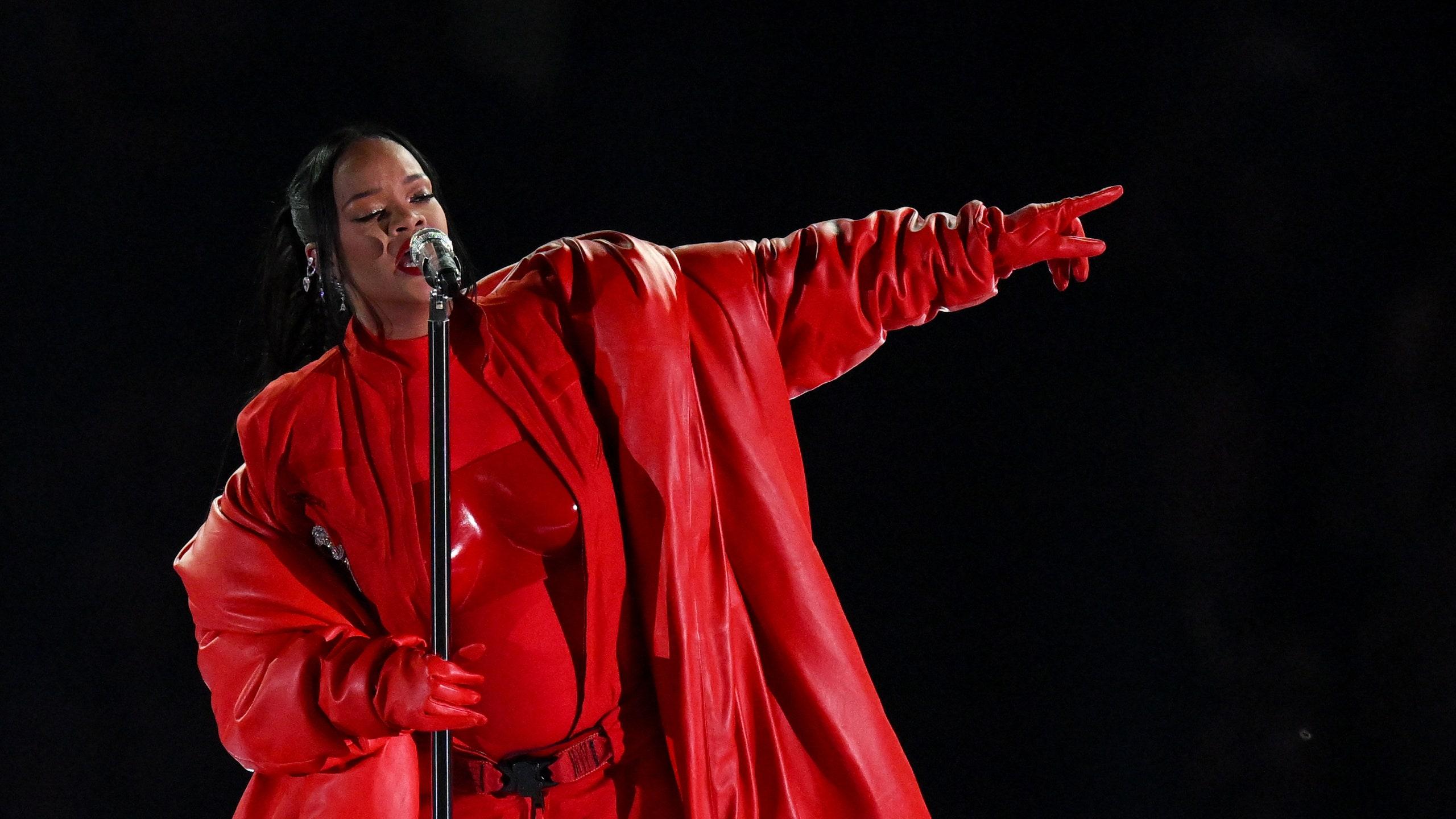 2560x1440 Watch a Pregnant Rihanna Perform All the Hits at Her Super Bowl 2023 Halftime Show