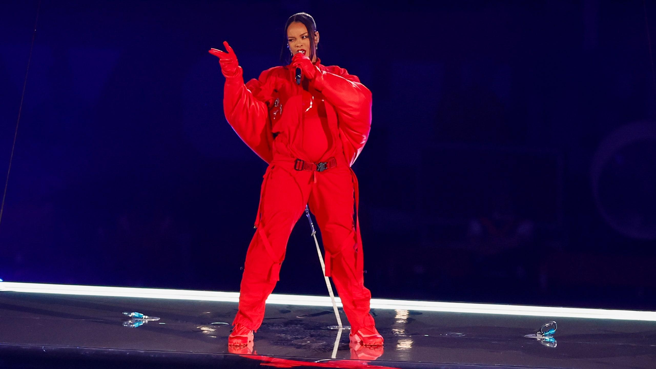 2560x1440 Rihanna used the Super Bowl LVII to make a super brand of Salomon