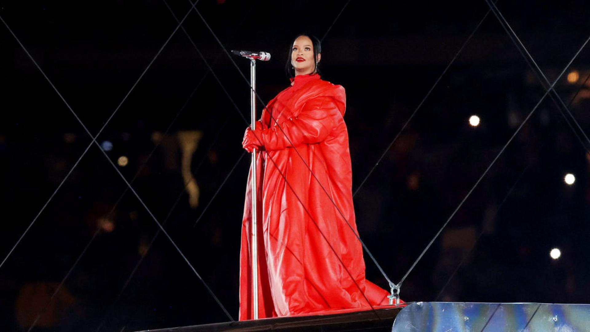1920x1080 Super Bowl surprise, Rihanna announces second pregnancy. Photo
