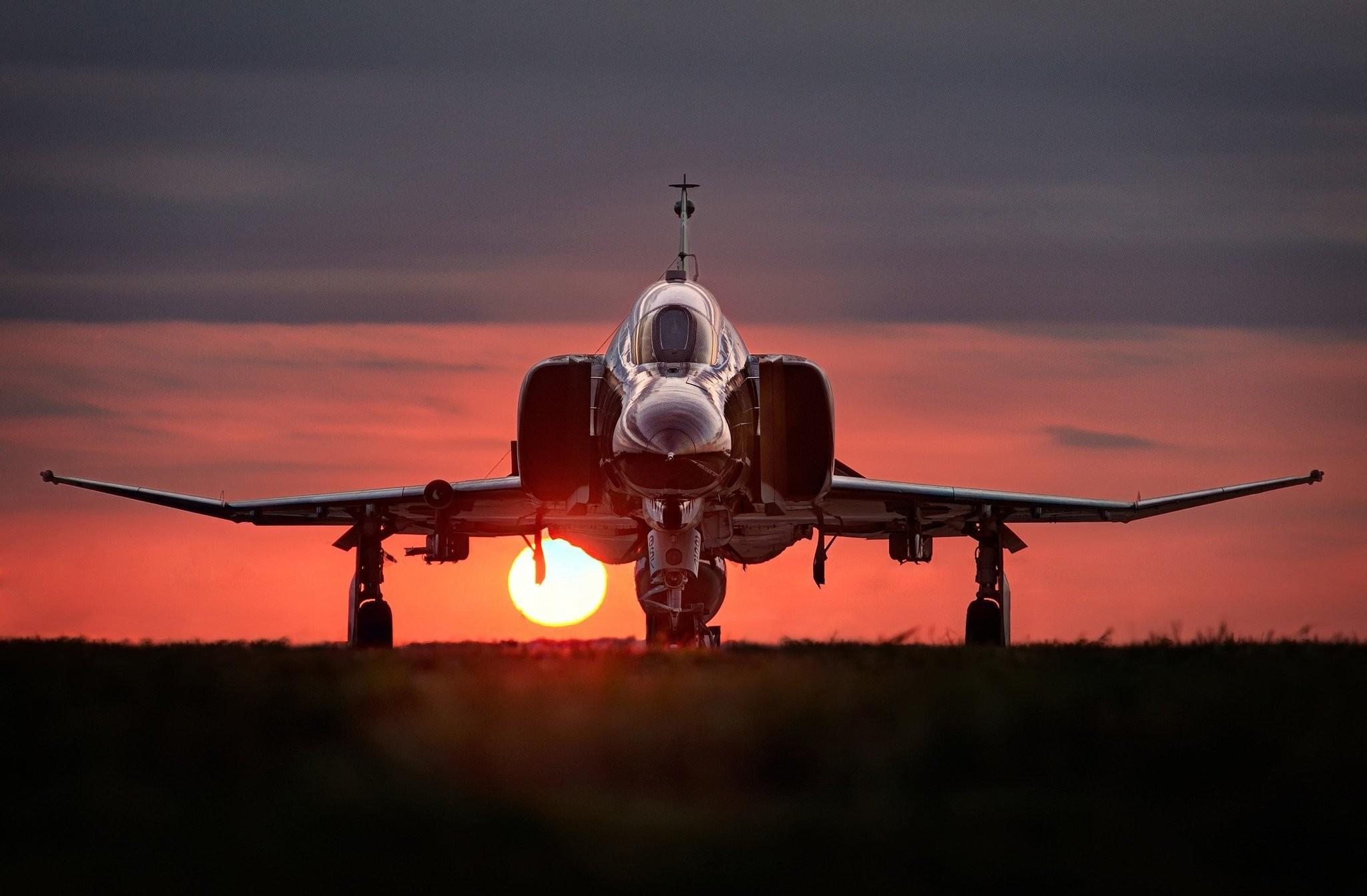 2048x1343 Military Aircraft Wallpaper