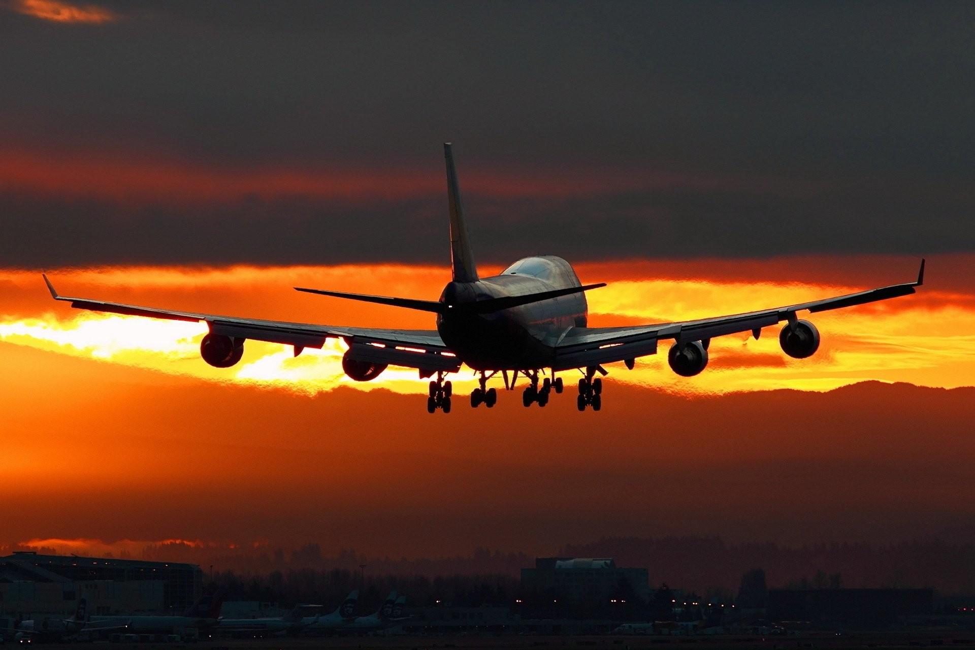 1920x1280 Airplane Wallpaper