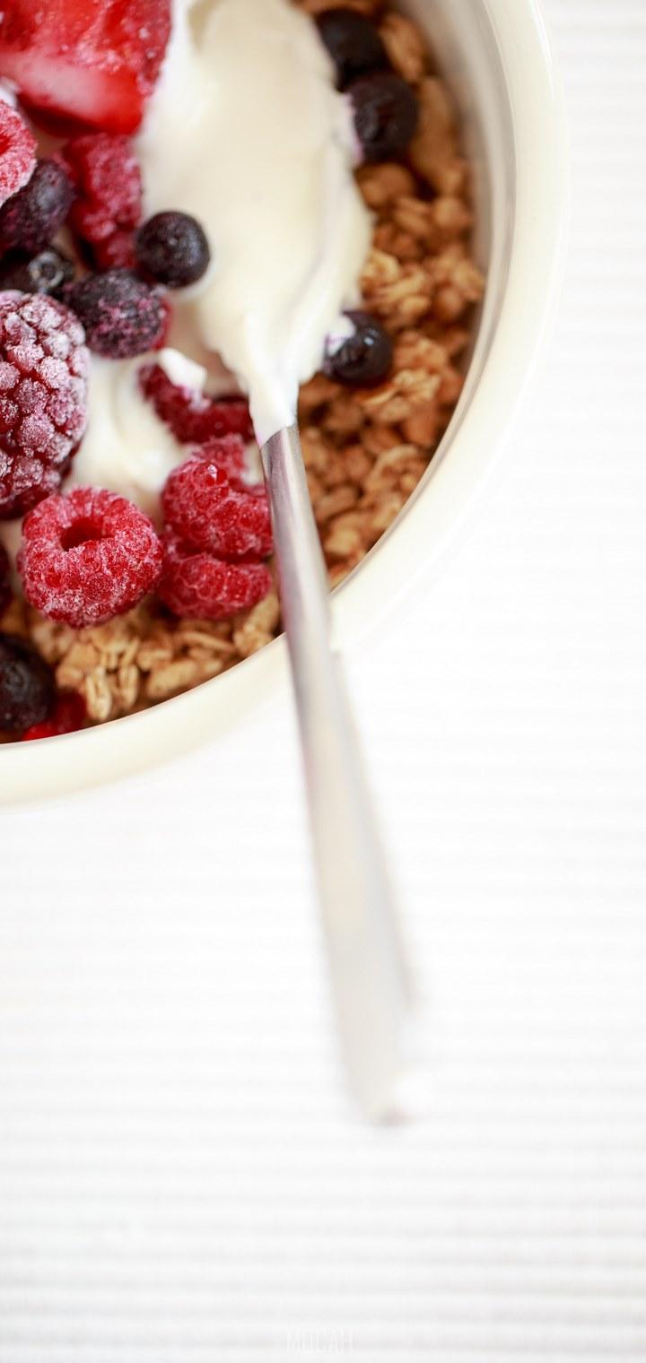 720x1520 yogurt with home made granola and mixed berries, ZTE nubia X 5G HD download, 1080x2280 Gallery HD Wallpaper