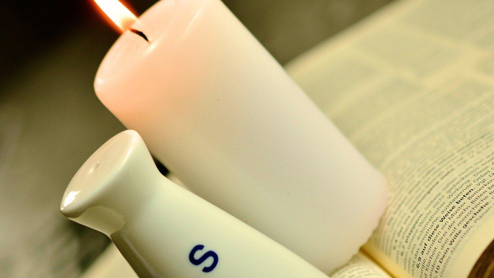 1600x900 How Are Believers Salt and Light?