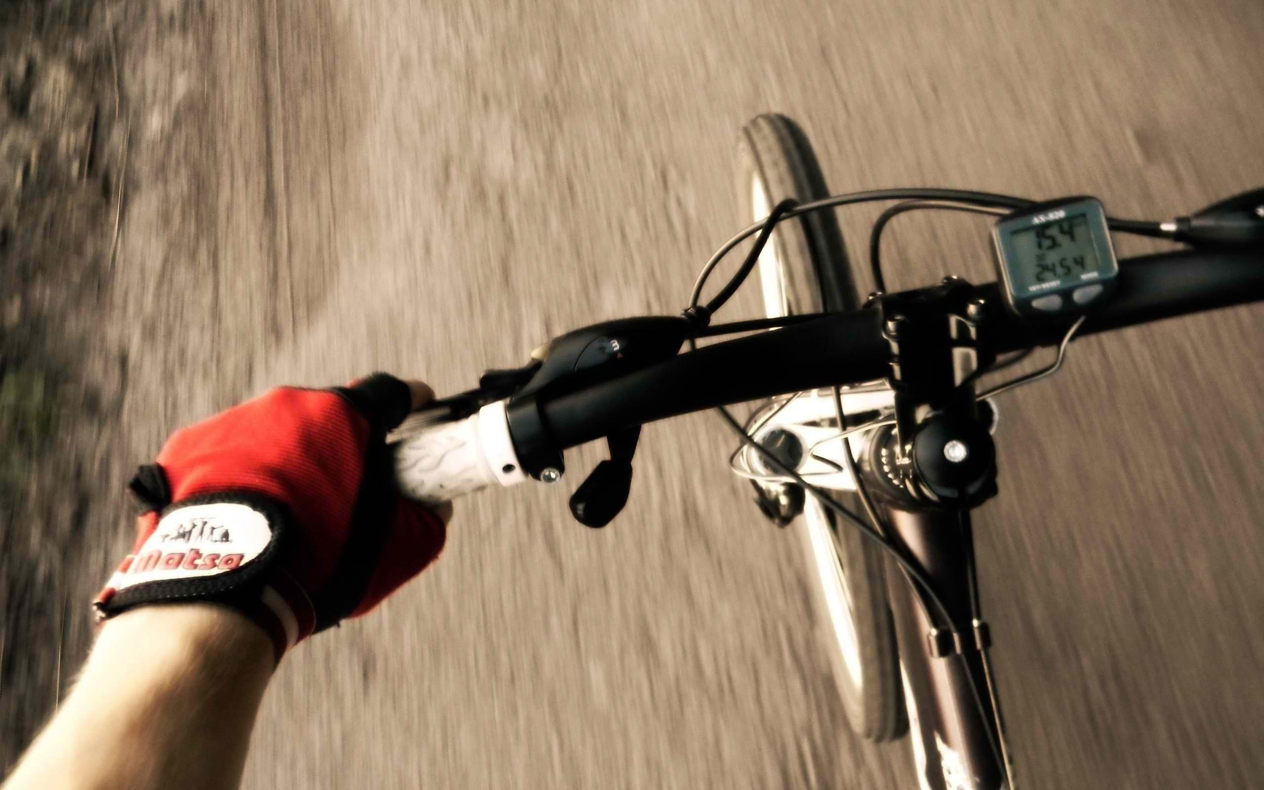 2560x1600 Road Bikes Wallpaper