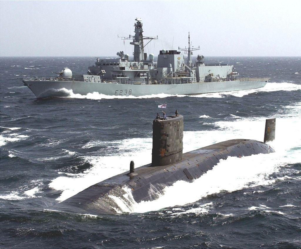 1024x849 UK HMS Northumberland & Trafalgar Class Sub. Navy seals, Kapal, Evolusi