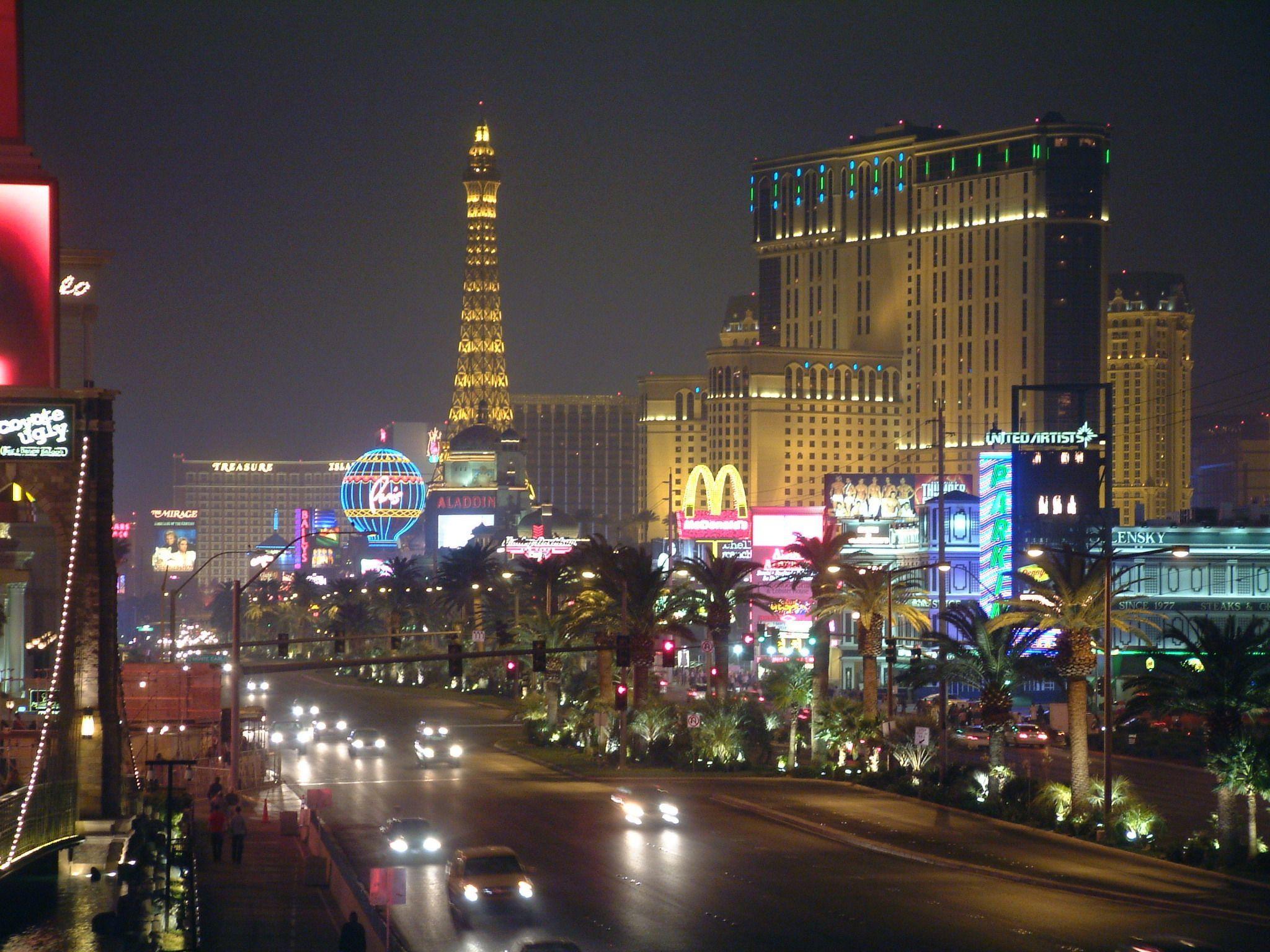 2048x1536 Las Vegas Strip Wallpaper