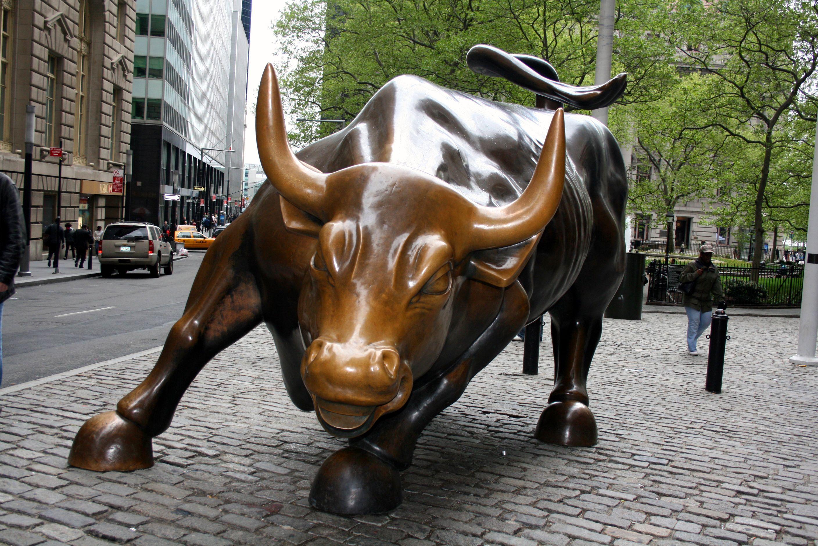 2816x1880 Stock Market Bull Wallpaper