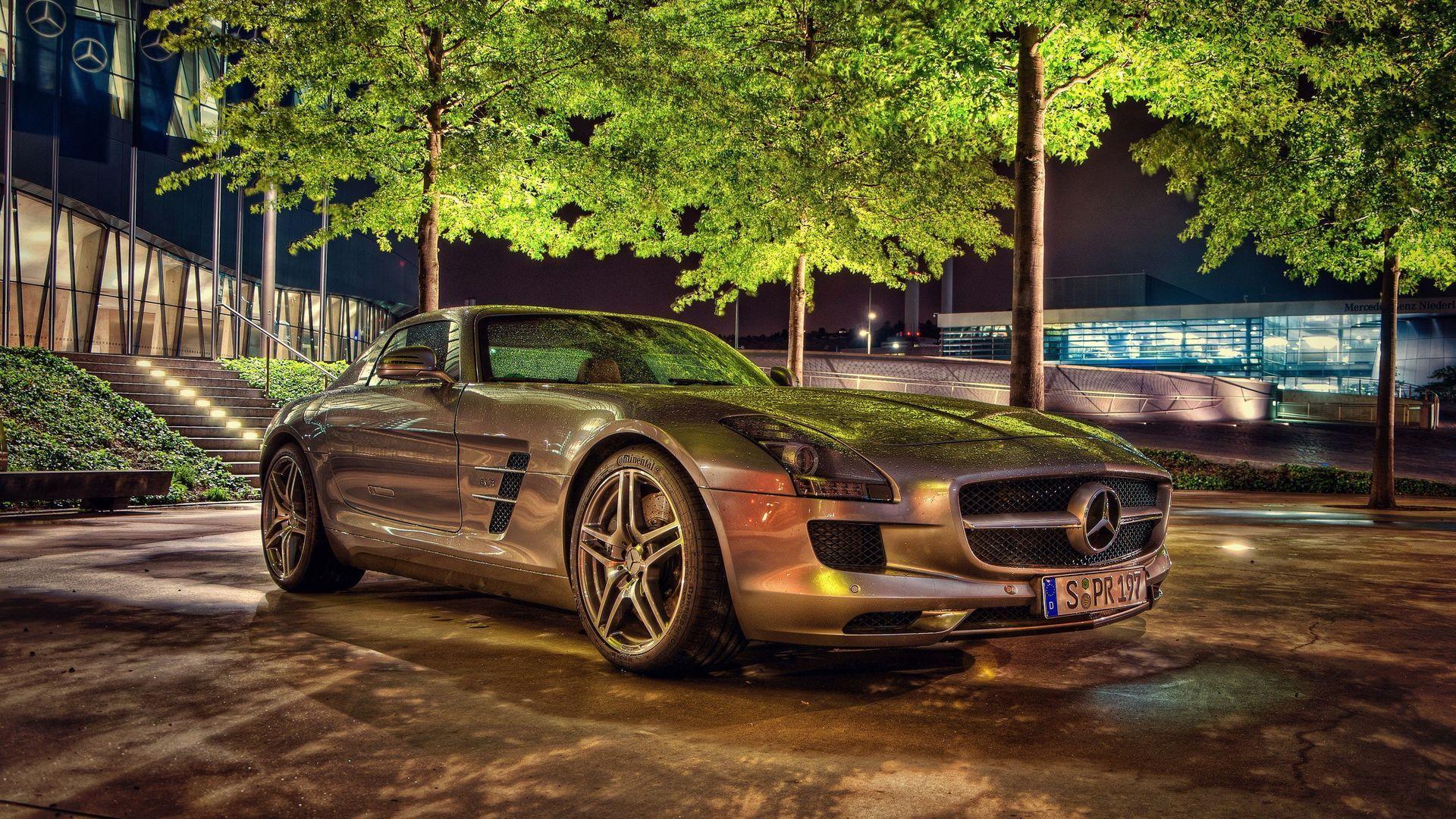 1920x1080 Night View Mercedes Benz SLR Wallpaper