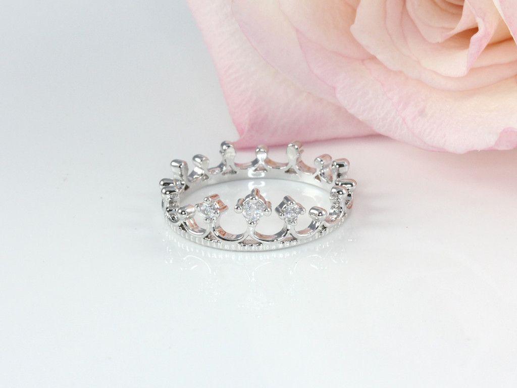 1024x768 Free download Queen Crown Wallpaper Beautiful queens crown