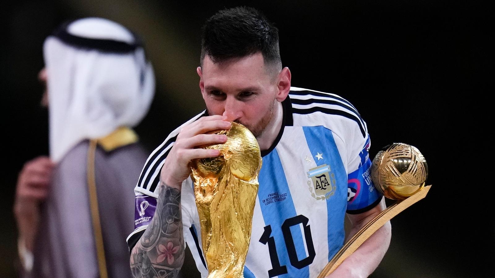 Messi Kiss Wallpapers - Top Free Messi Kiss Backgrounds - WallpaperAccess