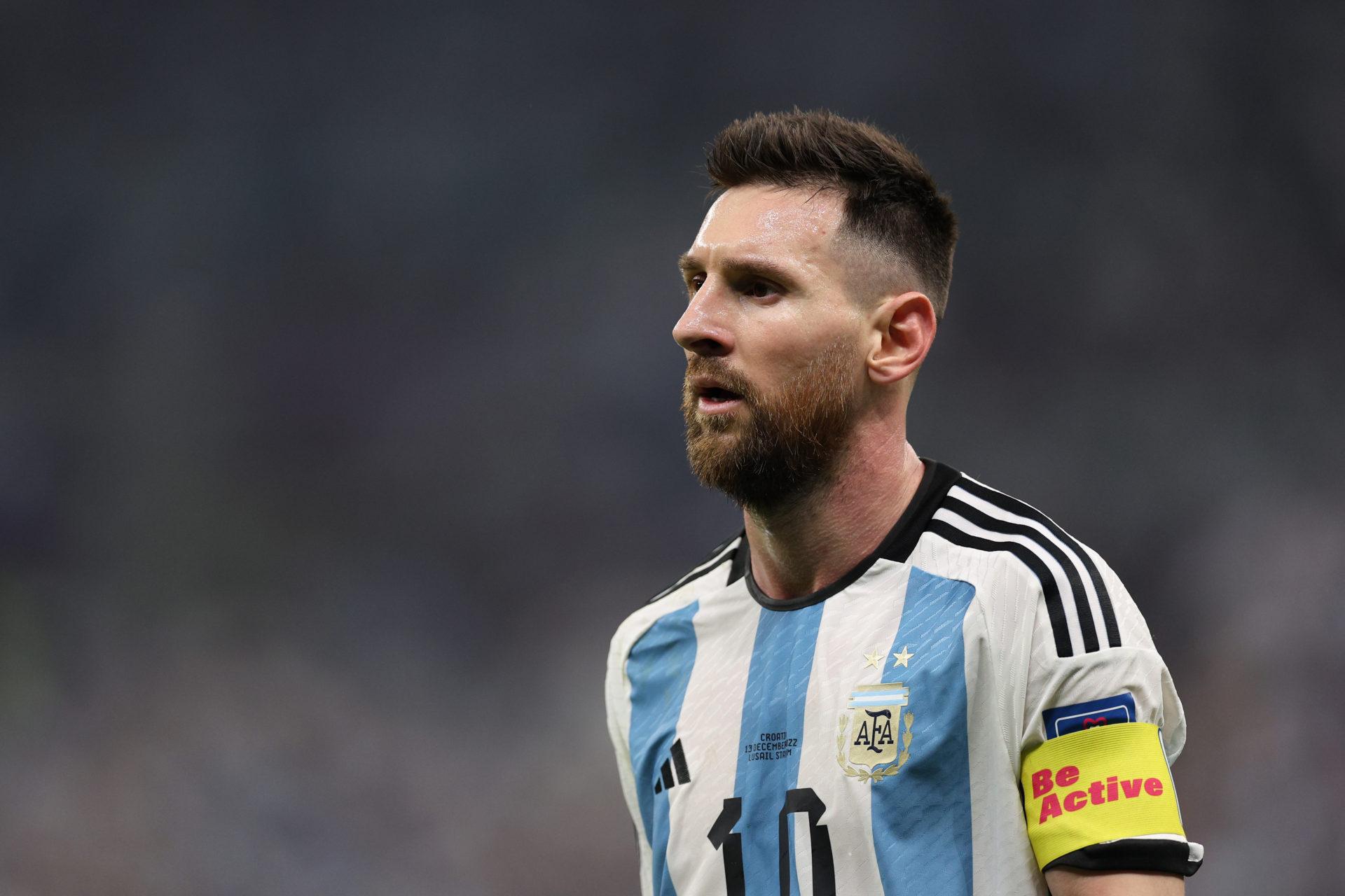 1920x1280 David Beckham reacts to Lionel Messi kissing the World Cup