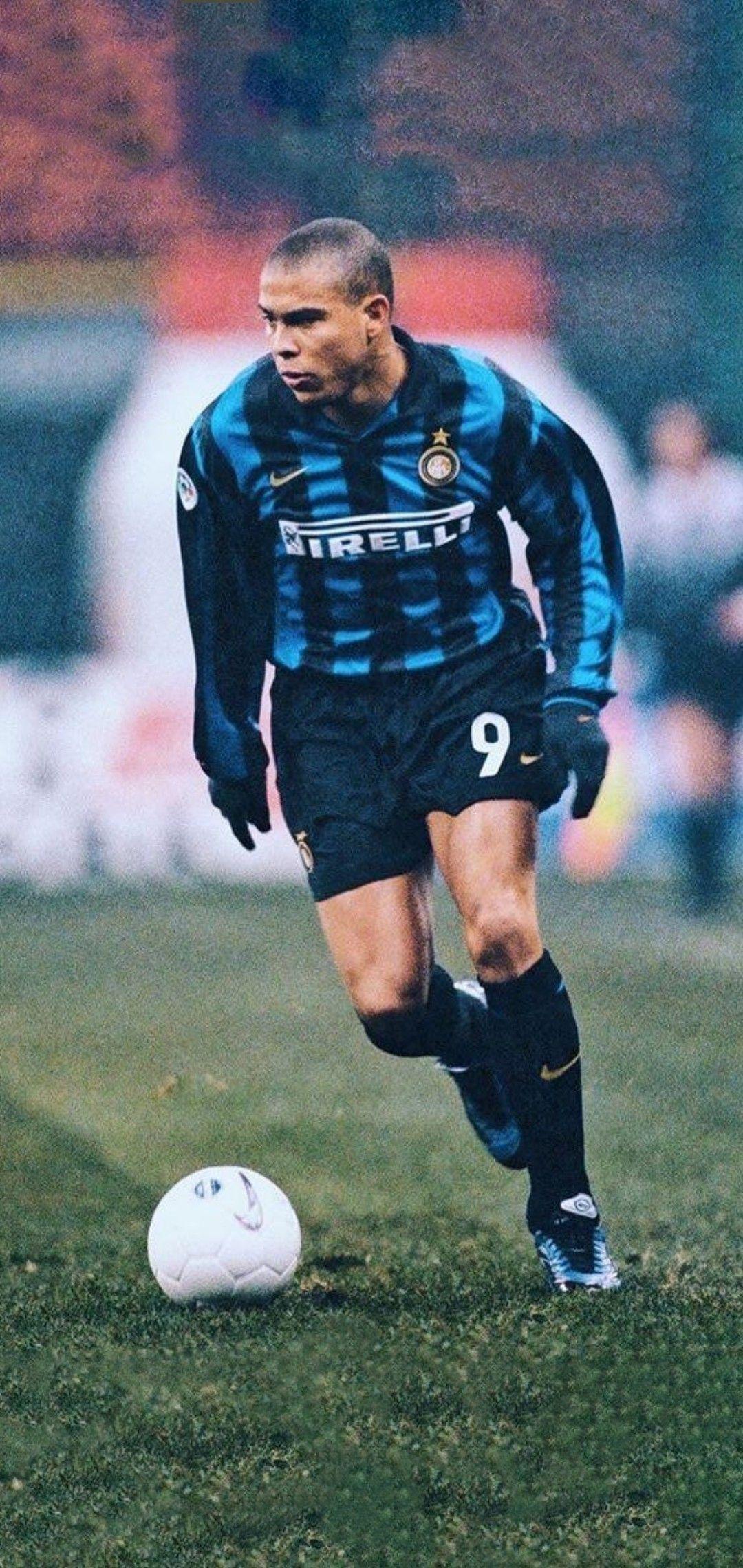 1080x2280 Ronaldo Nazario. Ronaldo fenomeno, Futebol neymar, Futebol fotos
