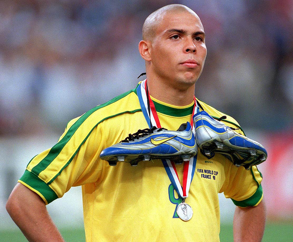1111x920 Ronaldo R9 Wallpaper