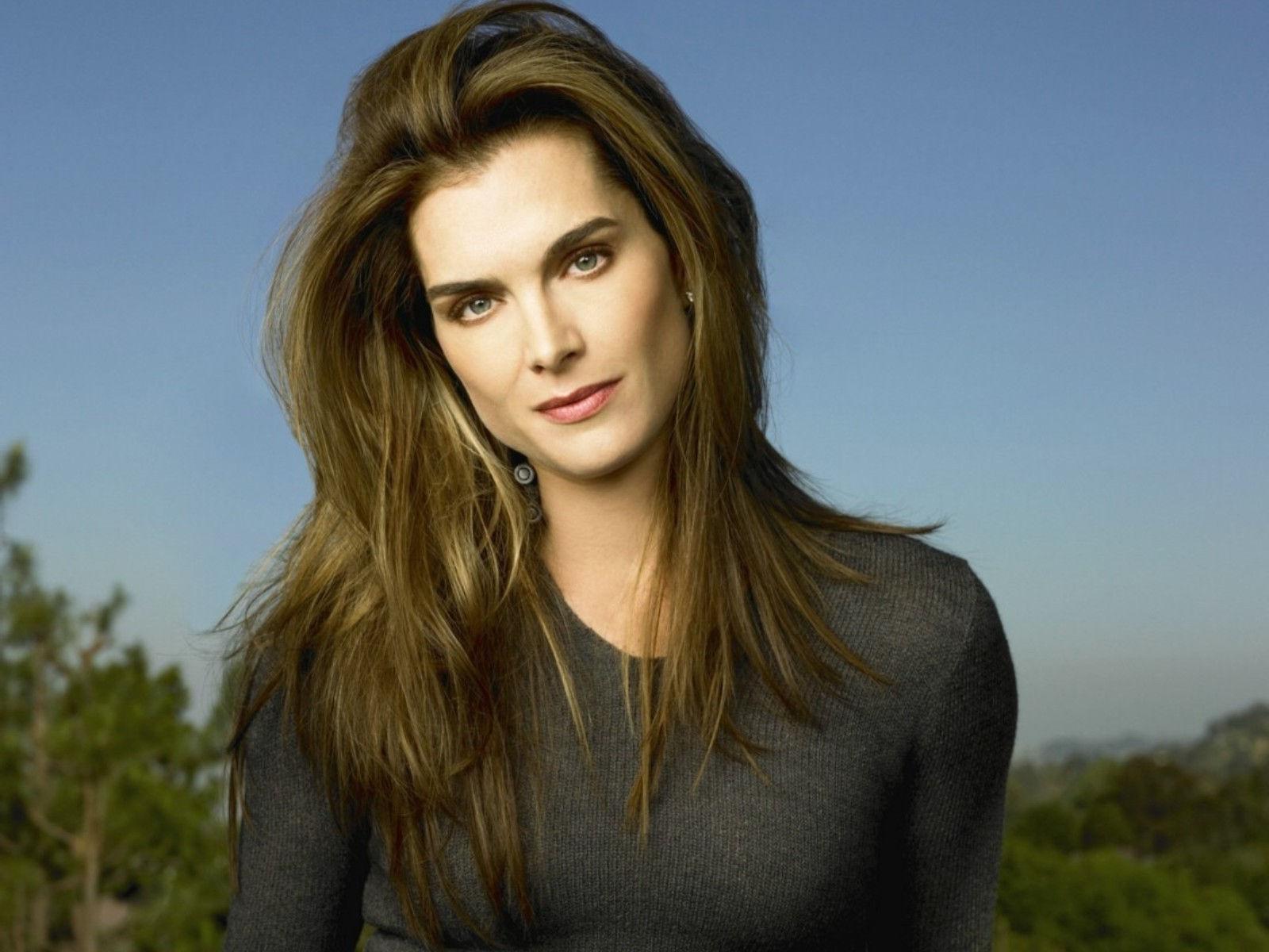 1600x1200 Wallpaper Brooke Shields