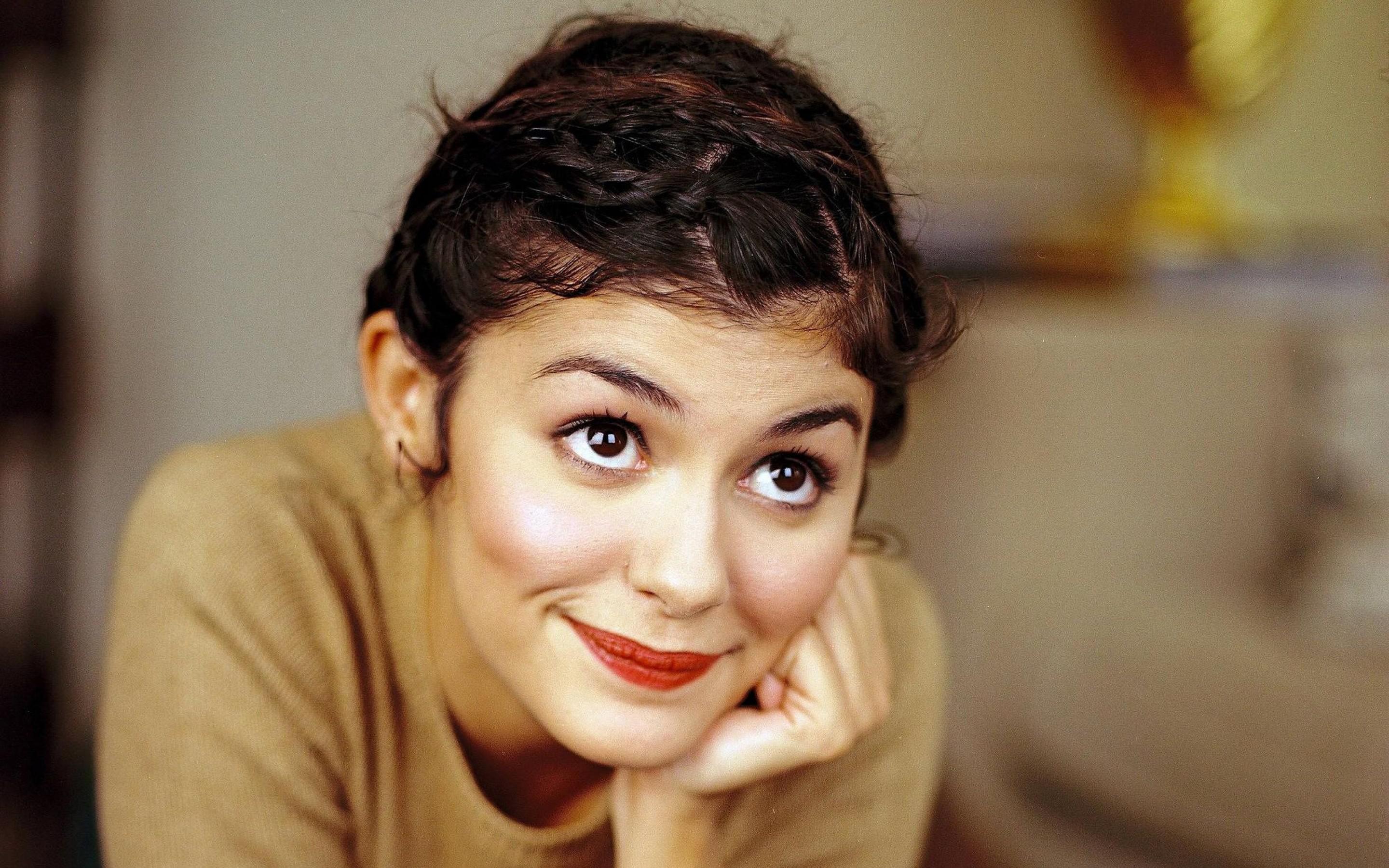 2880x1800 Audrey Tautou HD Wallpaper