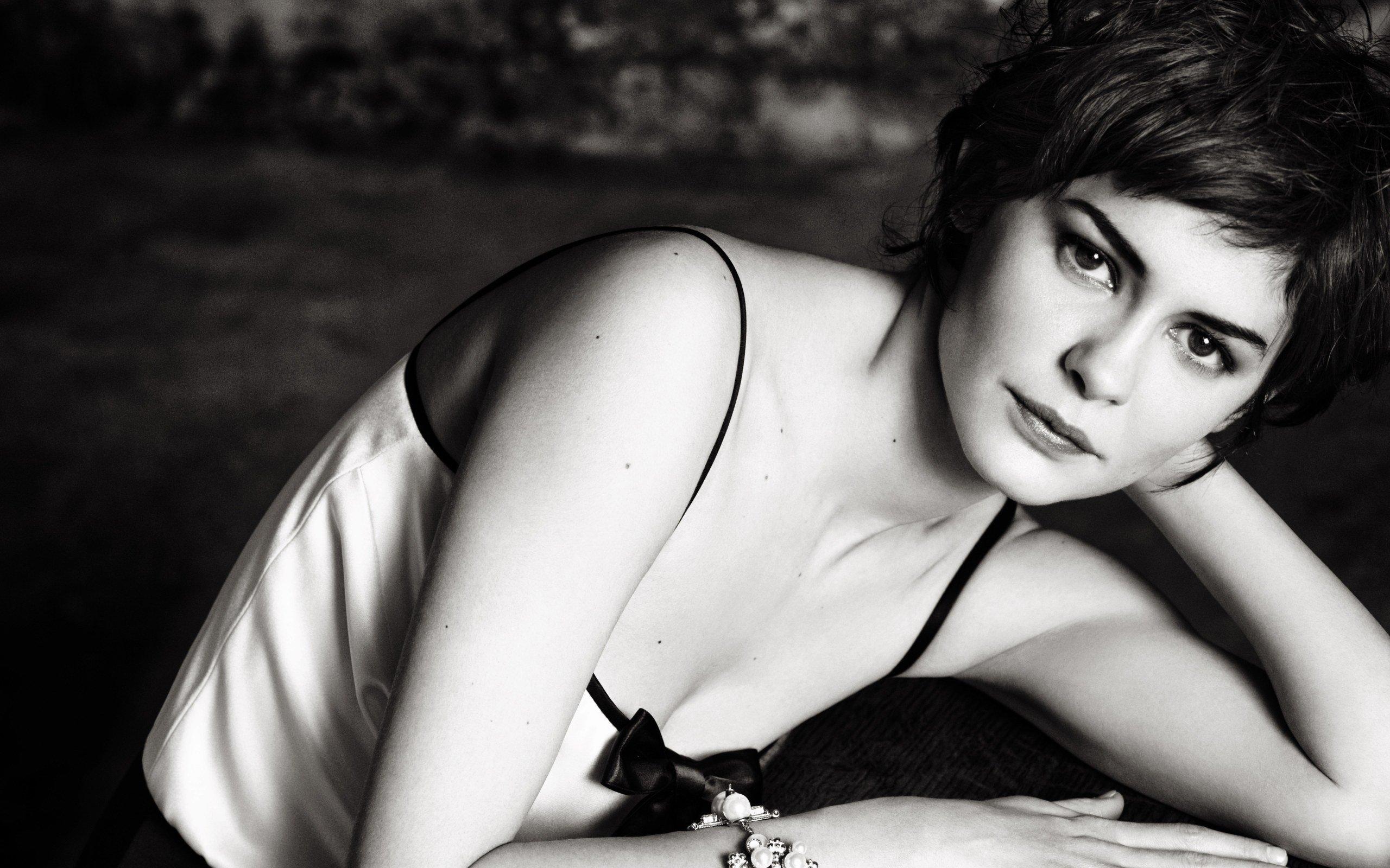 2560x1600 Audrey Tautou, Women, Actress, Monochrome, Short hair HD Wallpaper / Desktop and Mobile Image & Photo