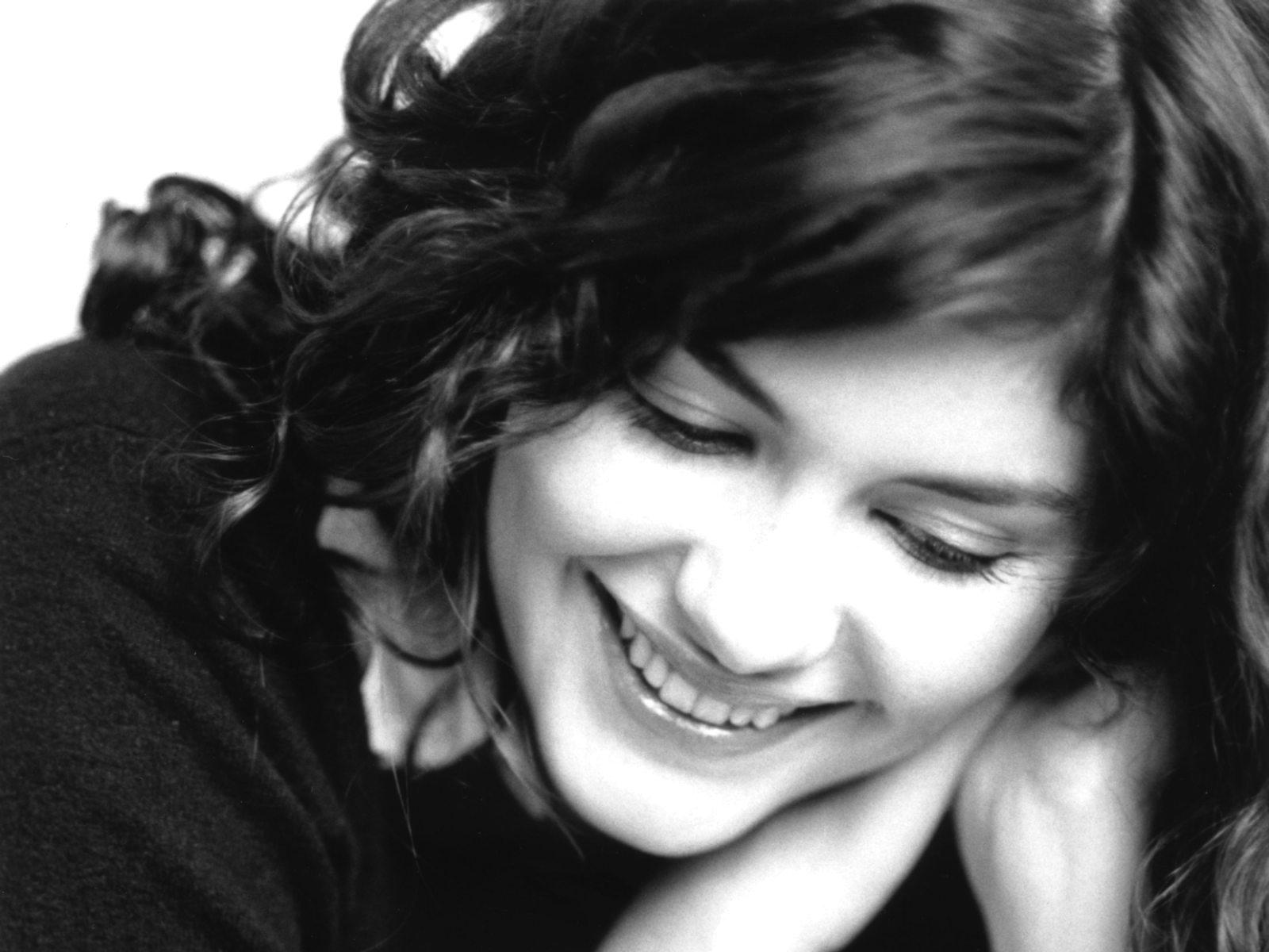 1600x1200 Desktop Wallpaper Audrey Tautou Celebrities