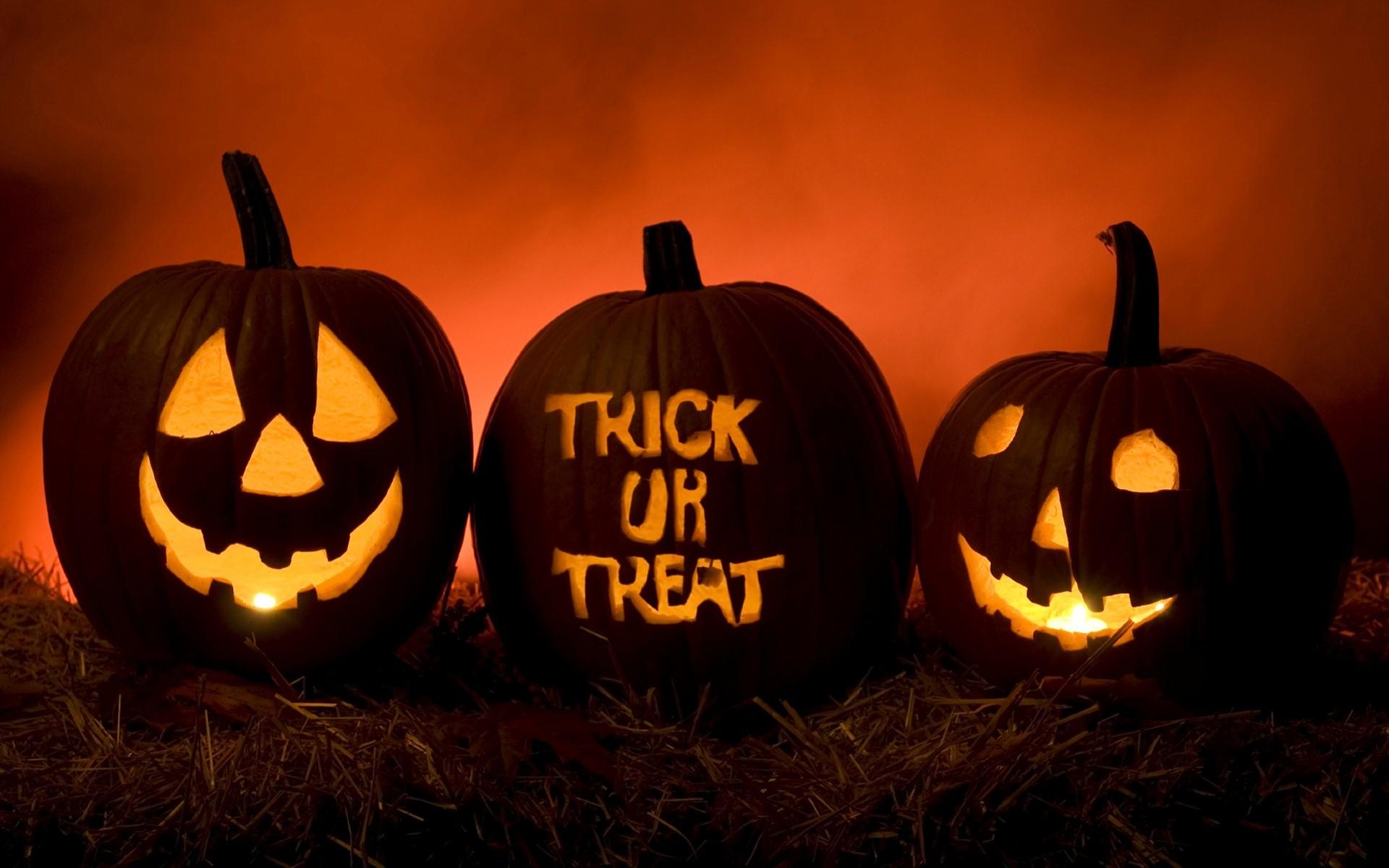 1920x1200 Trick or Treat Wallpaper