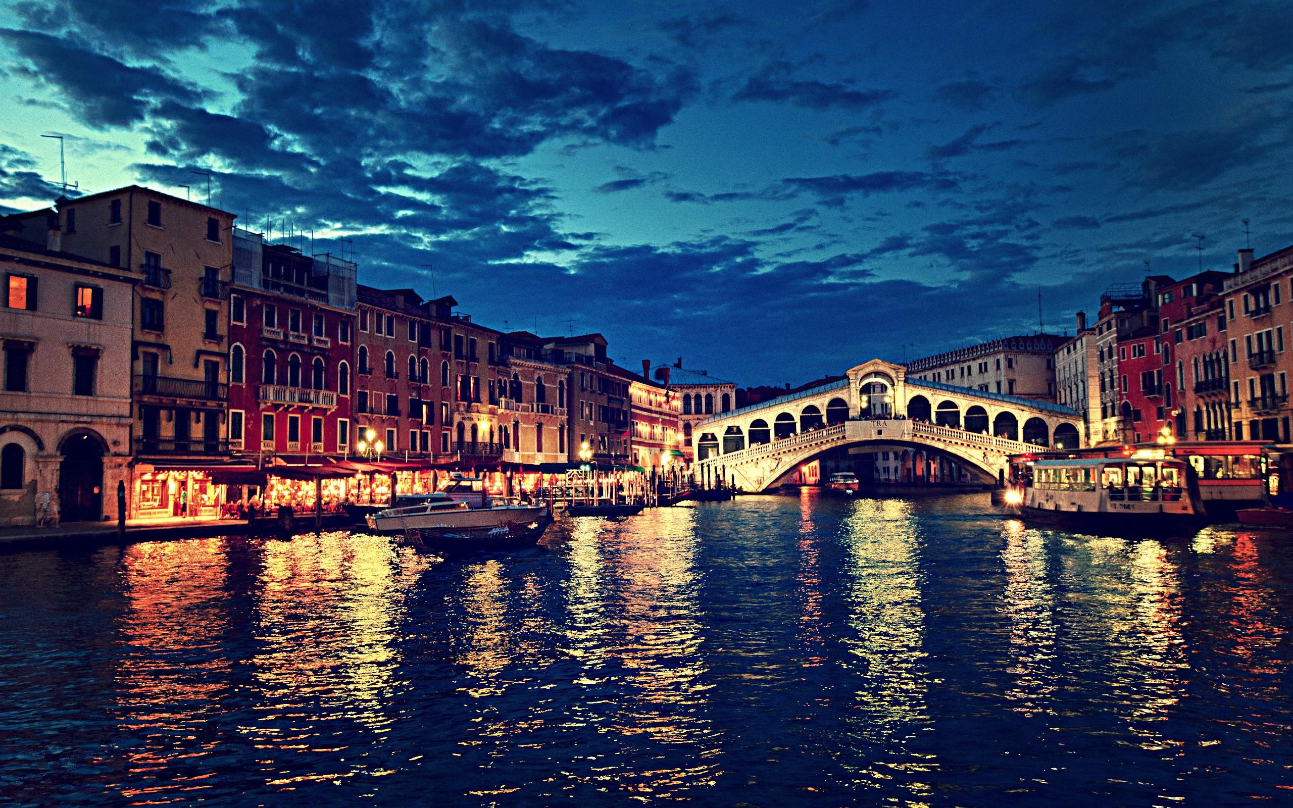 2560x1600 rialto, Bridge, At, Night, , Venice, , Italy Wallpaper HD / Desktop and Mobile Background