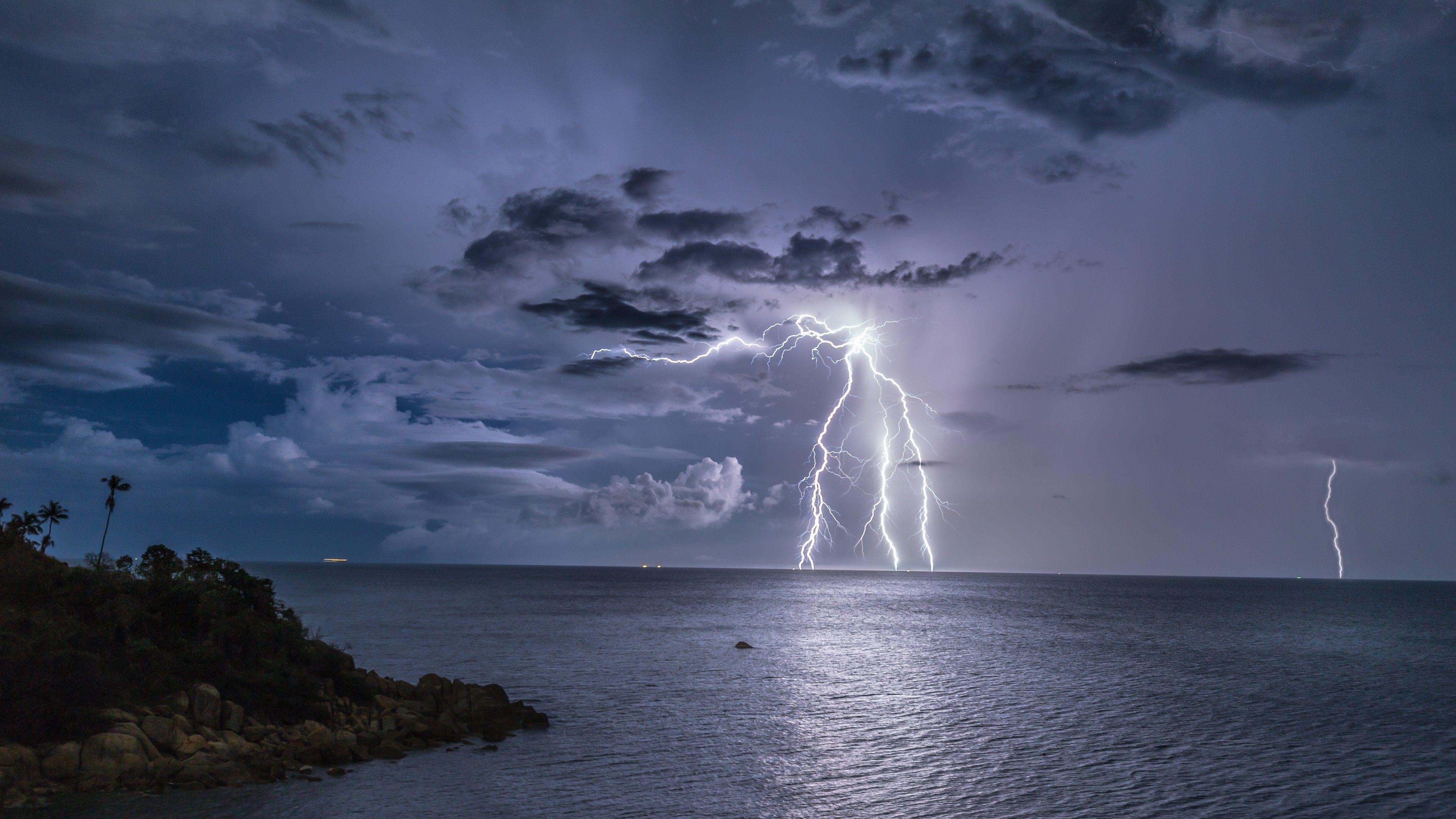 3840x2160 Download 3840x2160 Lightning, Ocean, Horizon, Night, Sky Wallpaper