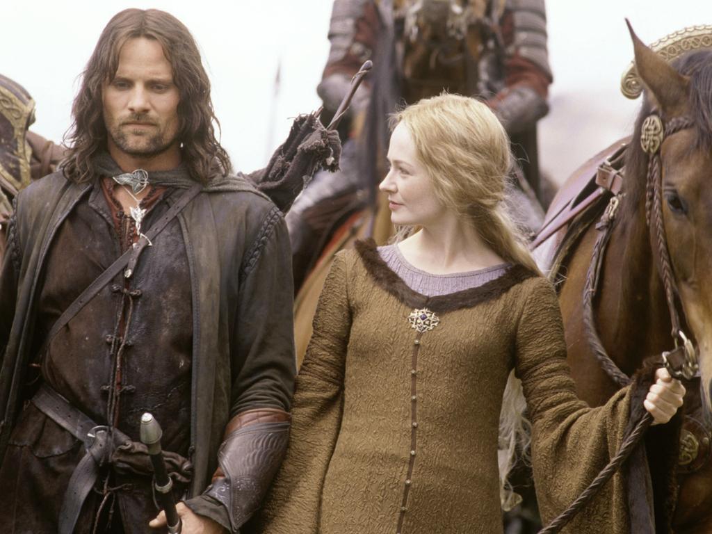 1024x768 I Am No Man: Éowyn's Journey from Gowns to Gauntlets