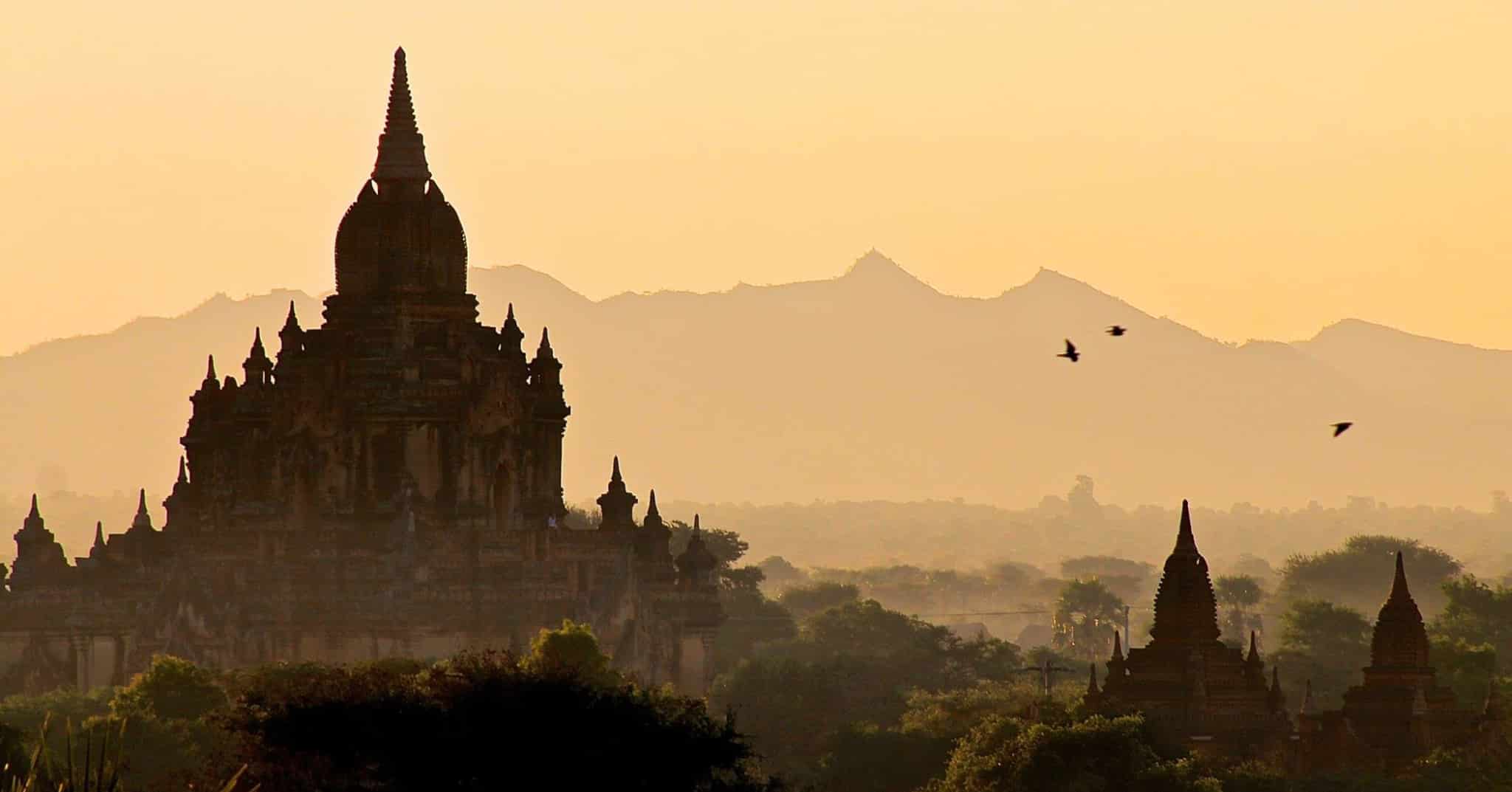 2048x1073 Myanmar in photo: 20 postcards from the timeless land of temples