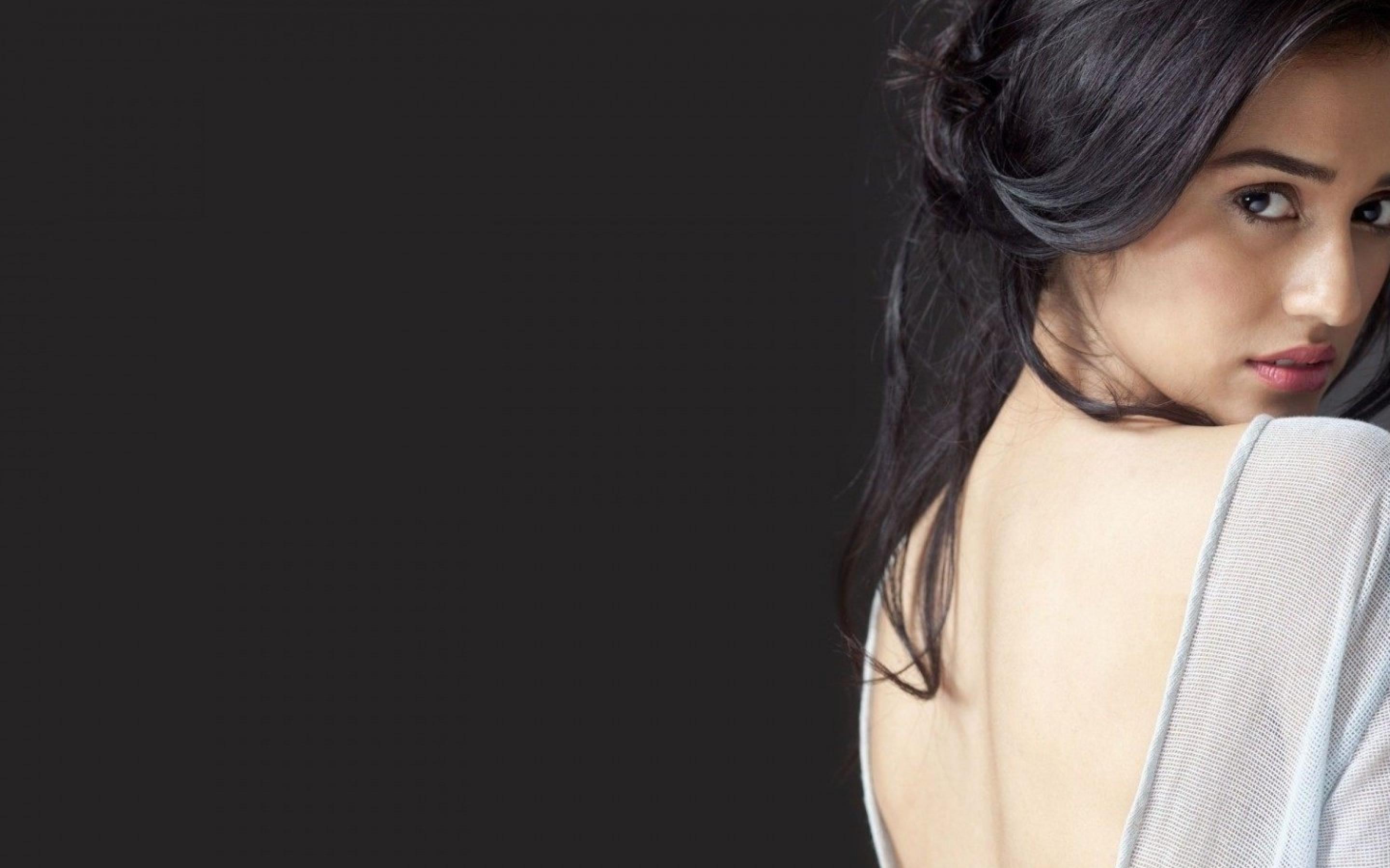 2880x1800 Disha Patani Indian Actress Macbook Pro Retina Wallpaper, HD Indian Celebrities 4K Wallpaper, Image, Photo and Background