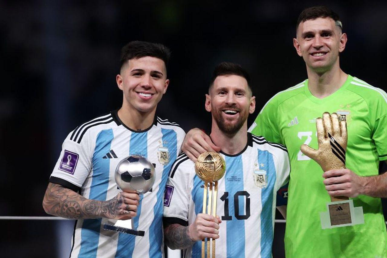 1280x853 Argentina Kian Perfect! Messi, Emiliano Martinez And Enzo Fernandez Sabet Award Player Of The Year