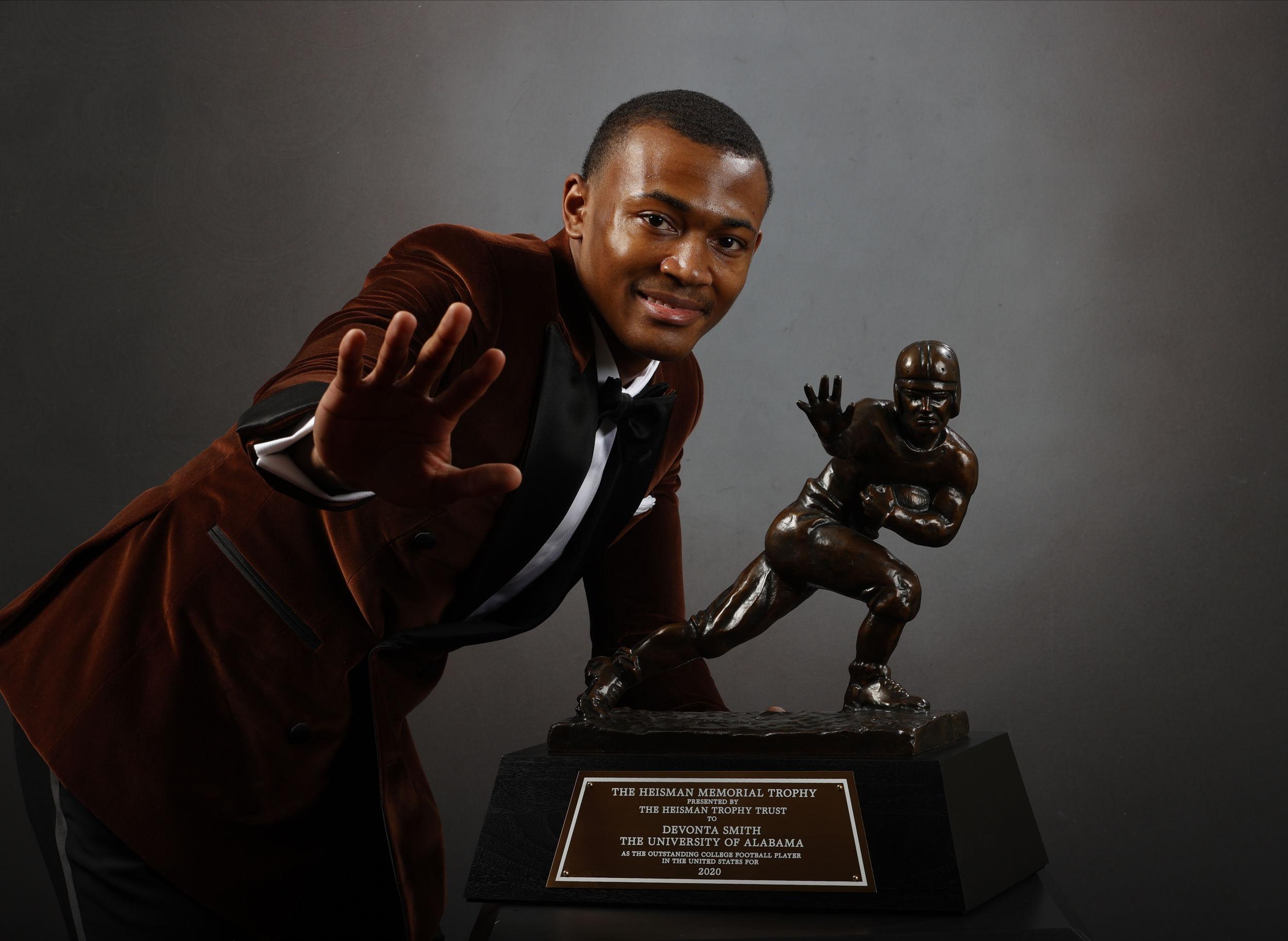 The Making Of A Champion Devonta Smiths Road To The Heisman Trophy - pjqrsns