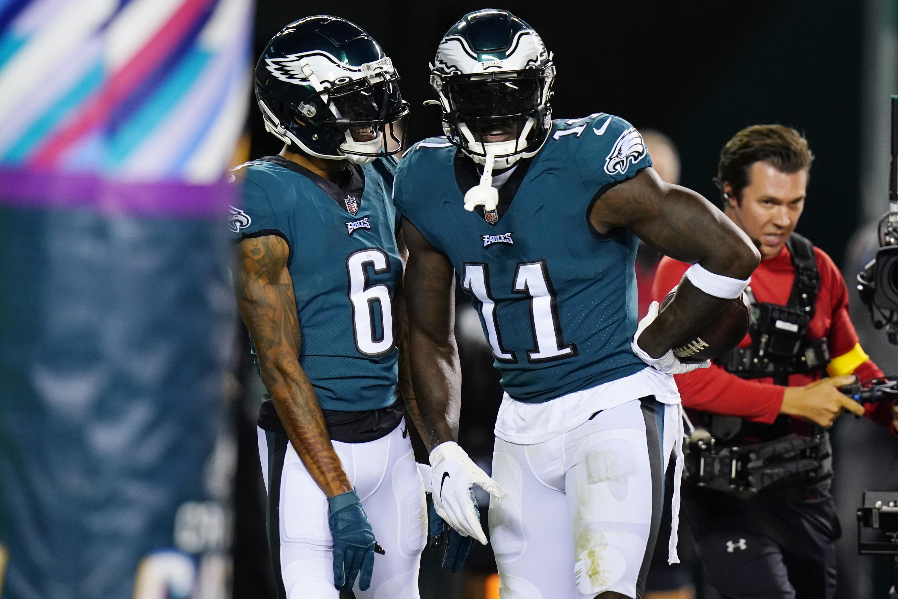 3000x2000 DeVonta Smith Embraces Supporting Role On 8 0 Eagles