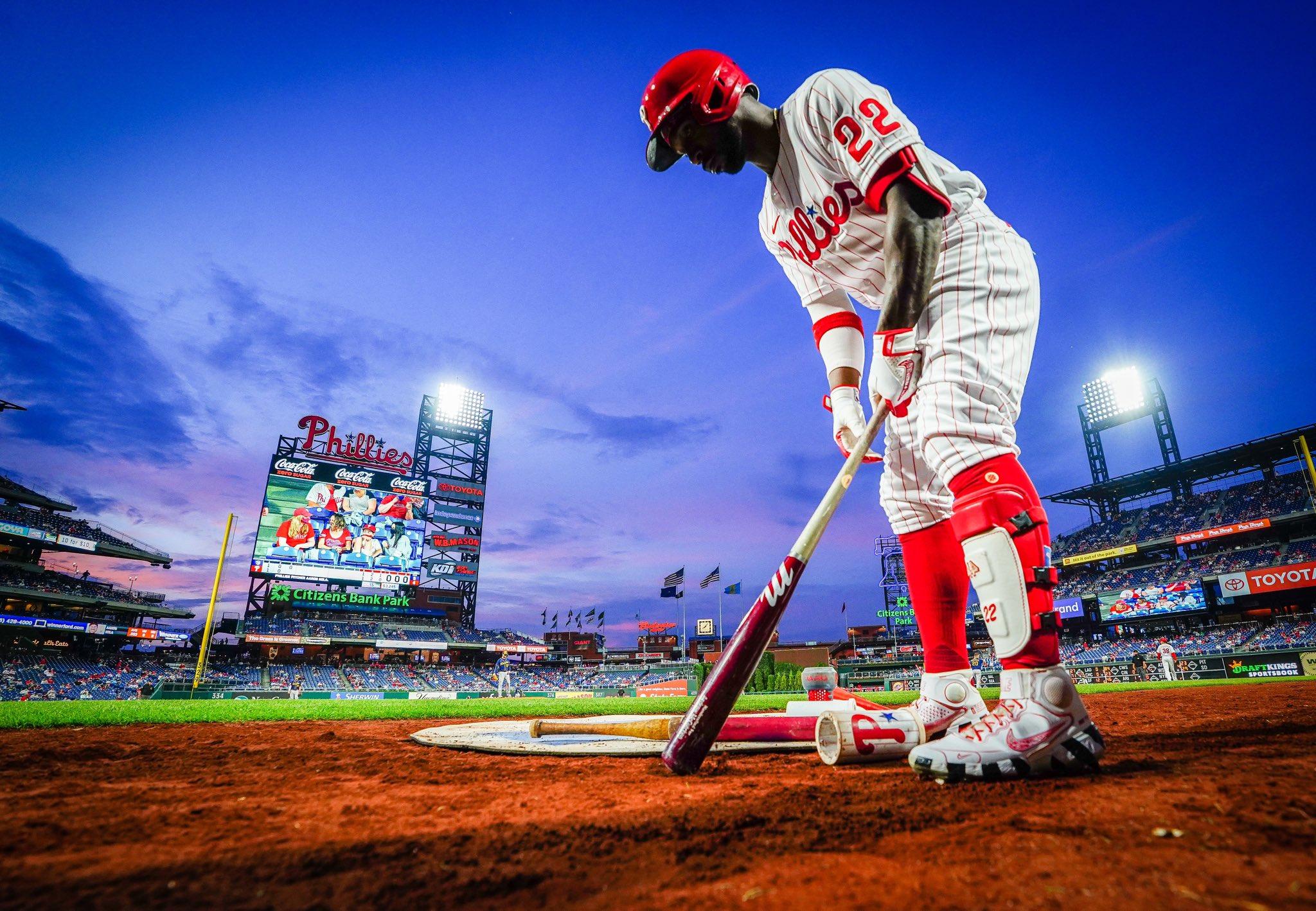 2048x1418 Citizens Bank Park guy. This sky