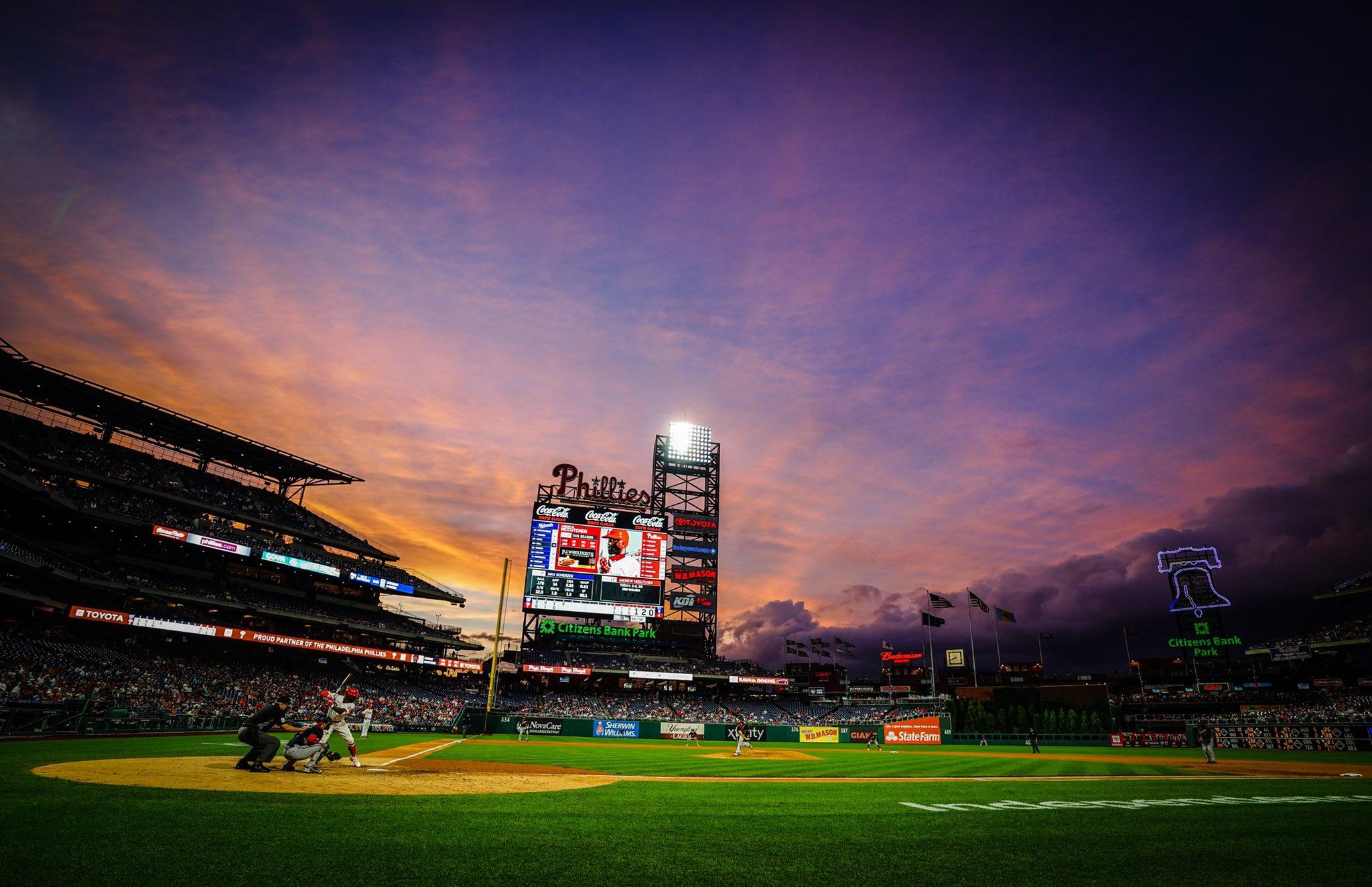 2048x1324 Citizens Bank Park're reeeally enjoying these late sunsets