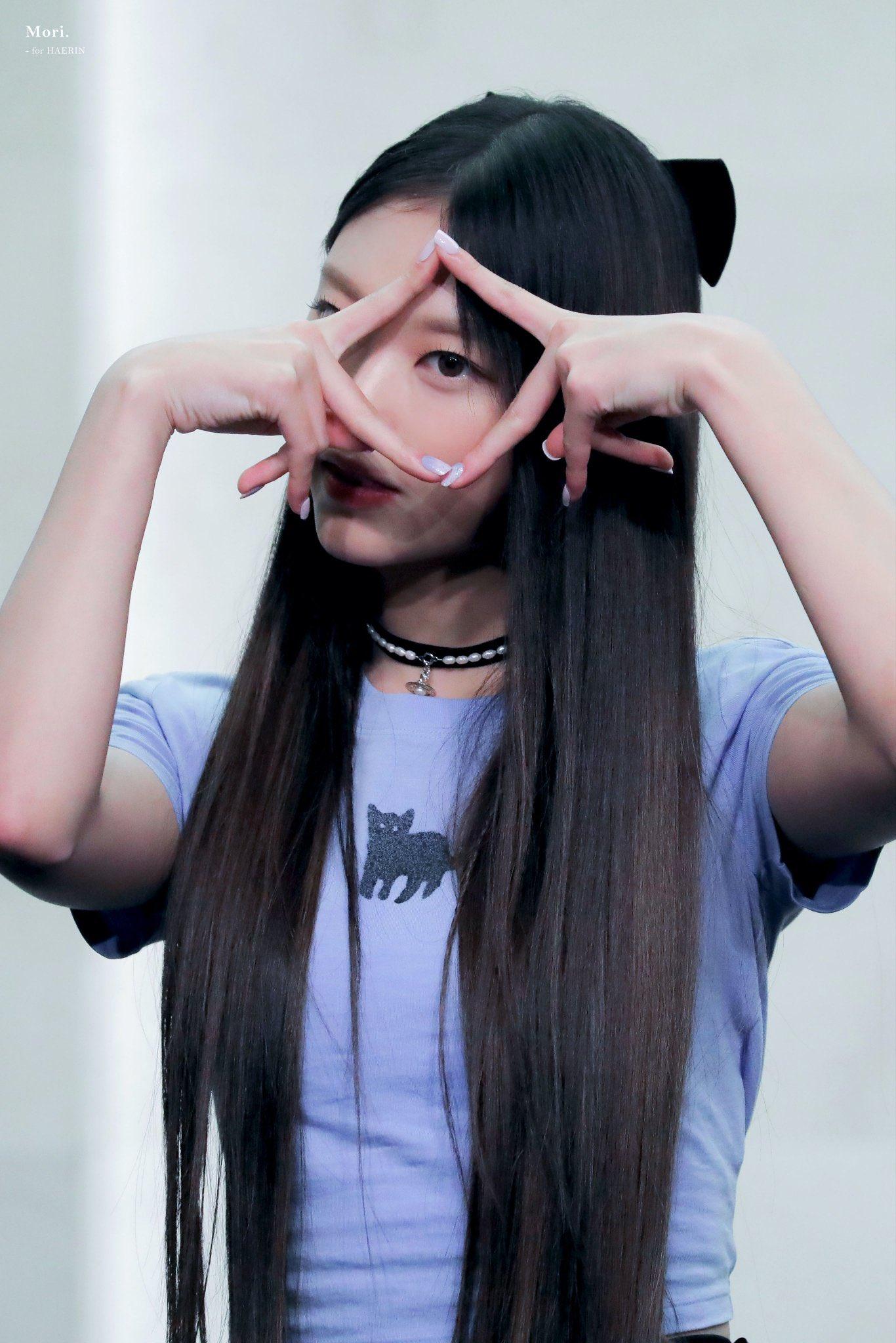 1366x2048 newjeans pics #OMG haerin, the inventor of the diamond heart