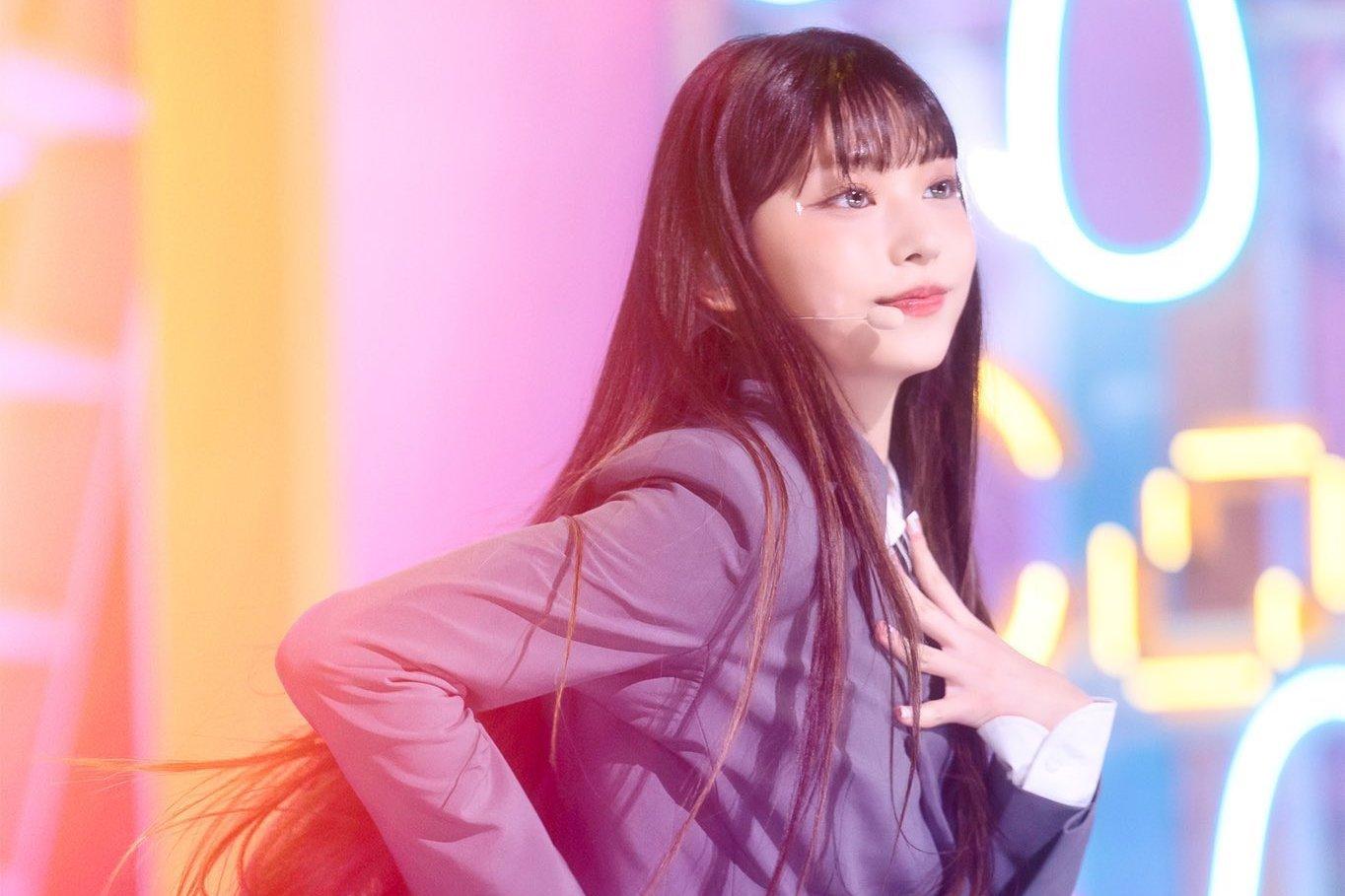 1364x909 h. looks like she came out of an anime. #MAMAVOTE #newjeans