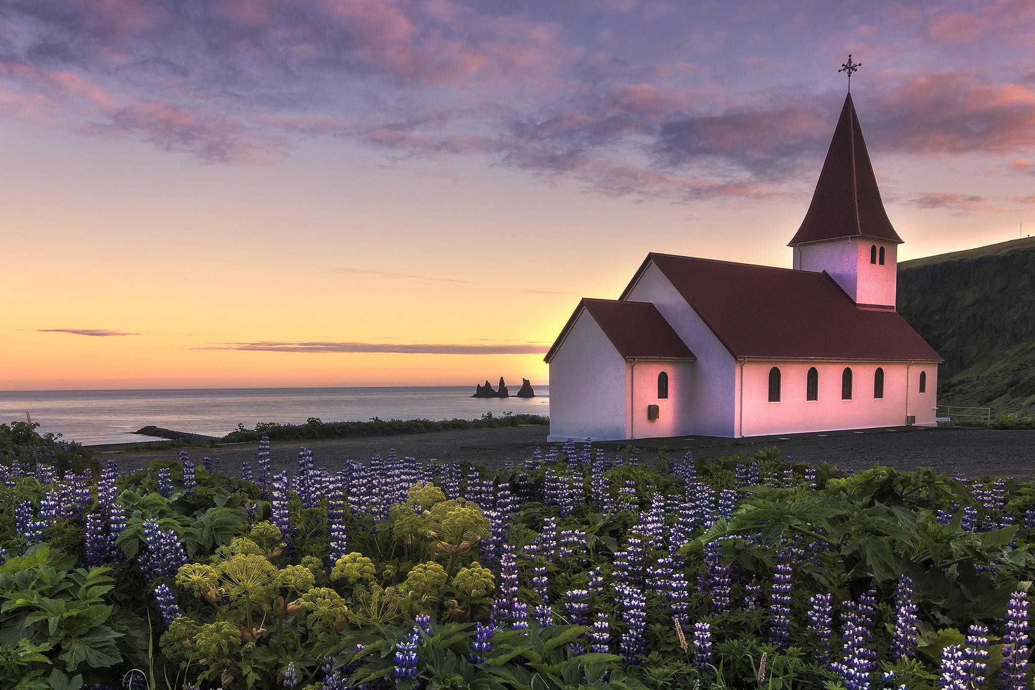2048x1365 Church HD Wallpaper