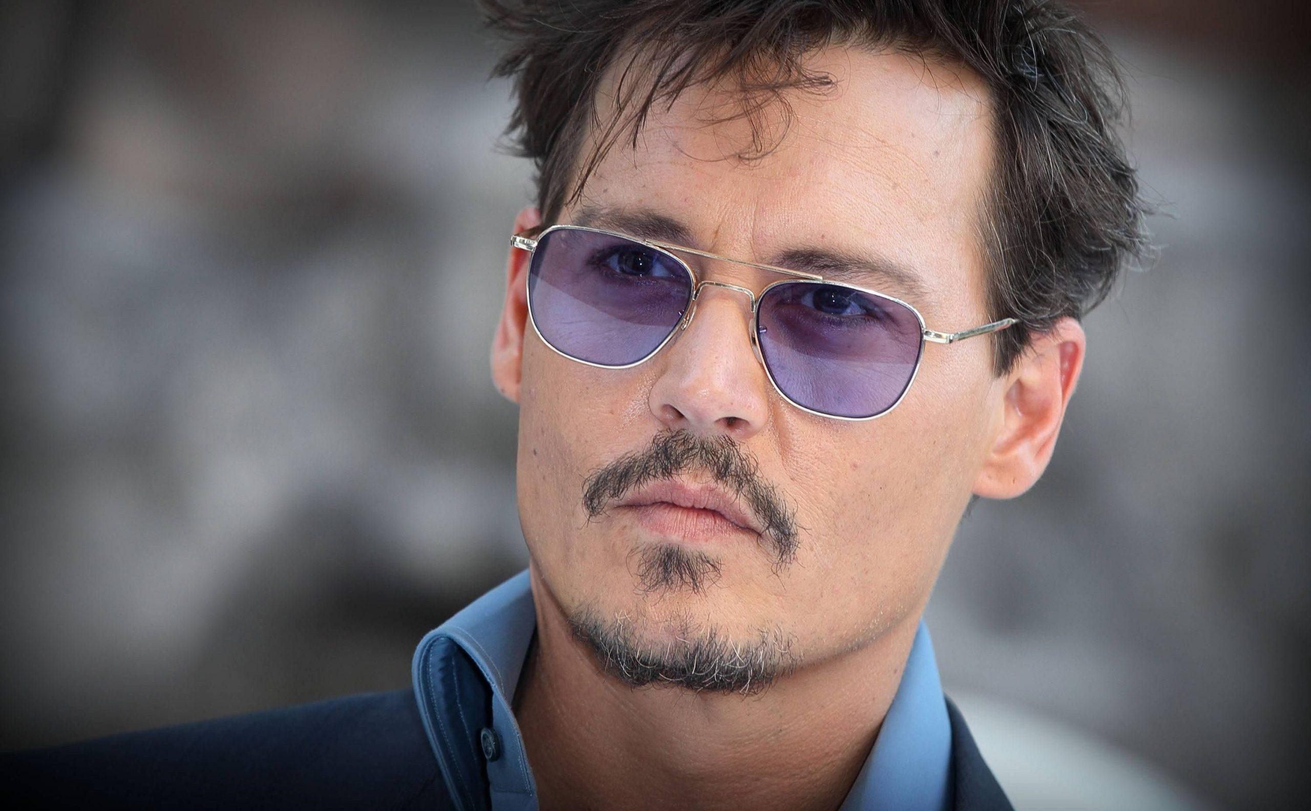 2560x1584 Johnny Depp High Quality Wallpaper