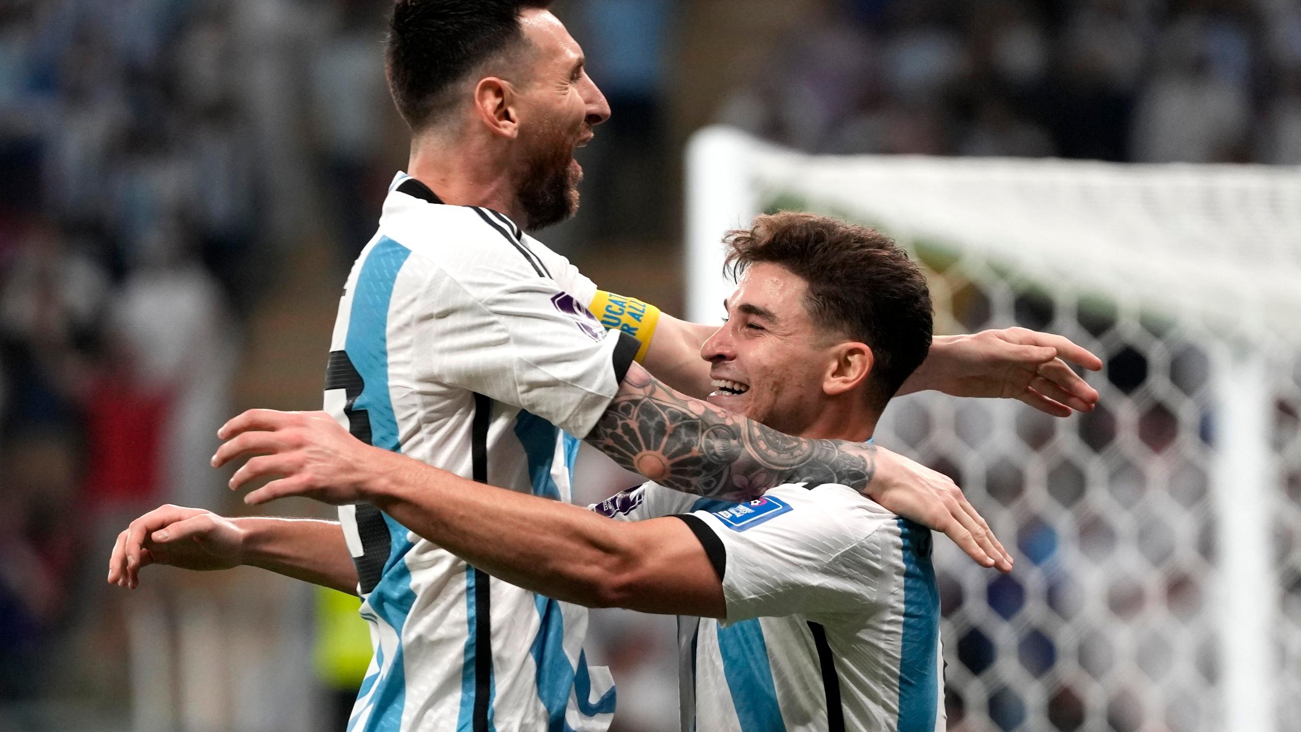 2560x1440 Messi's sidekick Julián Álvarez flourishing at the World Cup