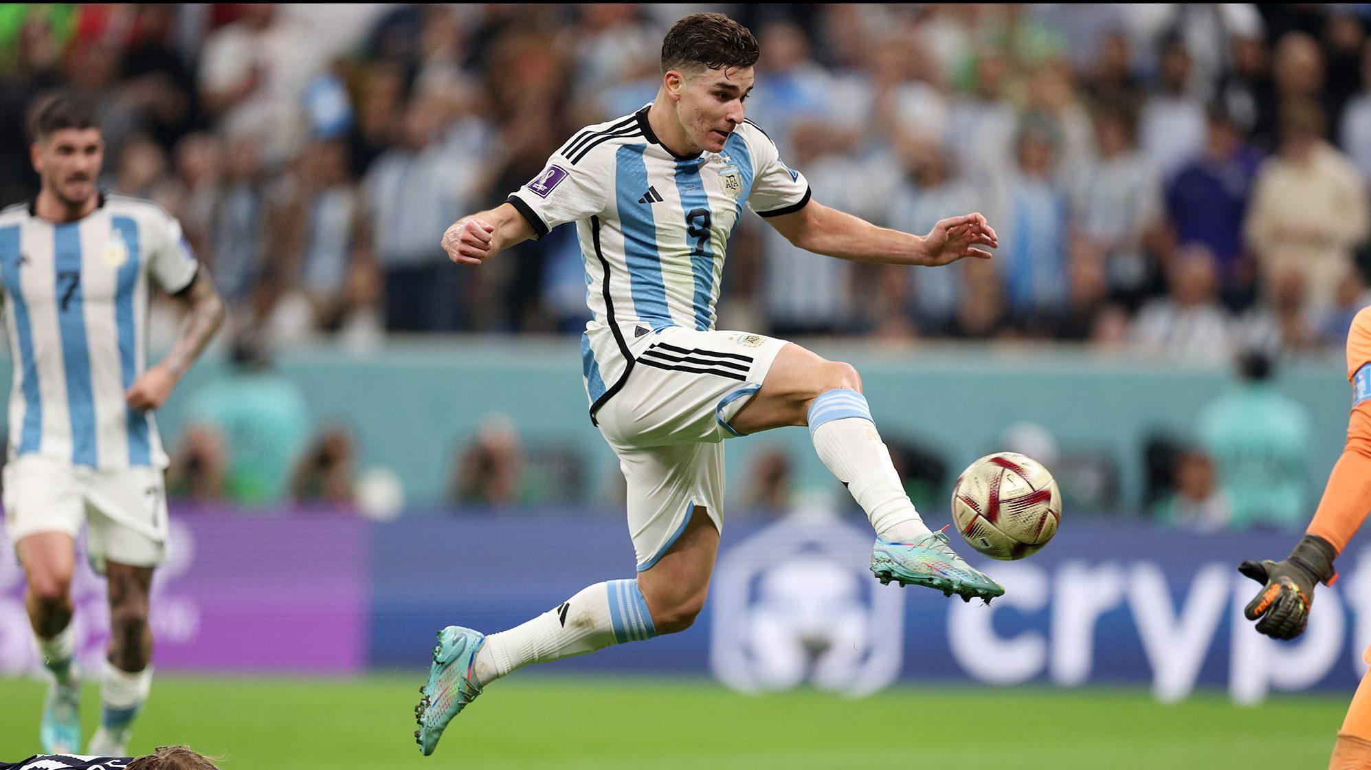 1995x1120 Julián Álvarez, el héroe de la selección Argentina que disputa la final de Qatar 2022