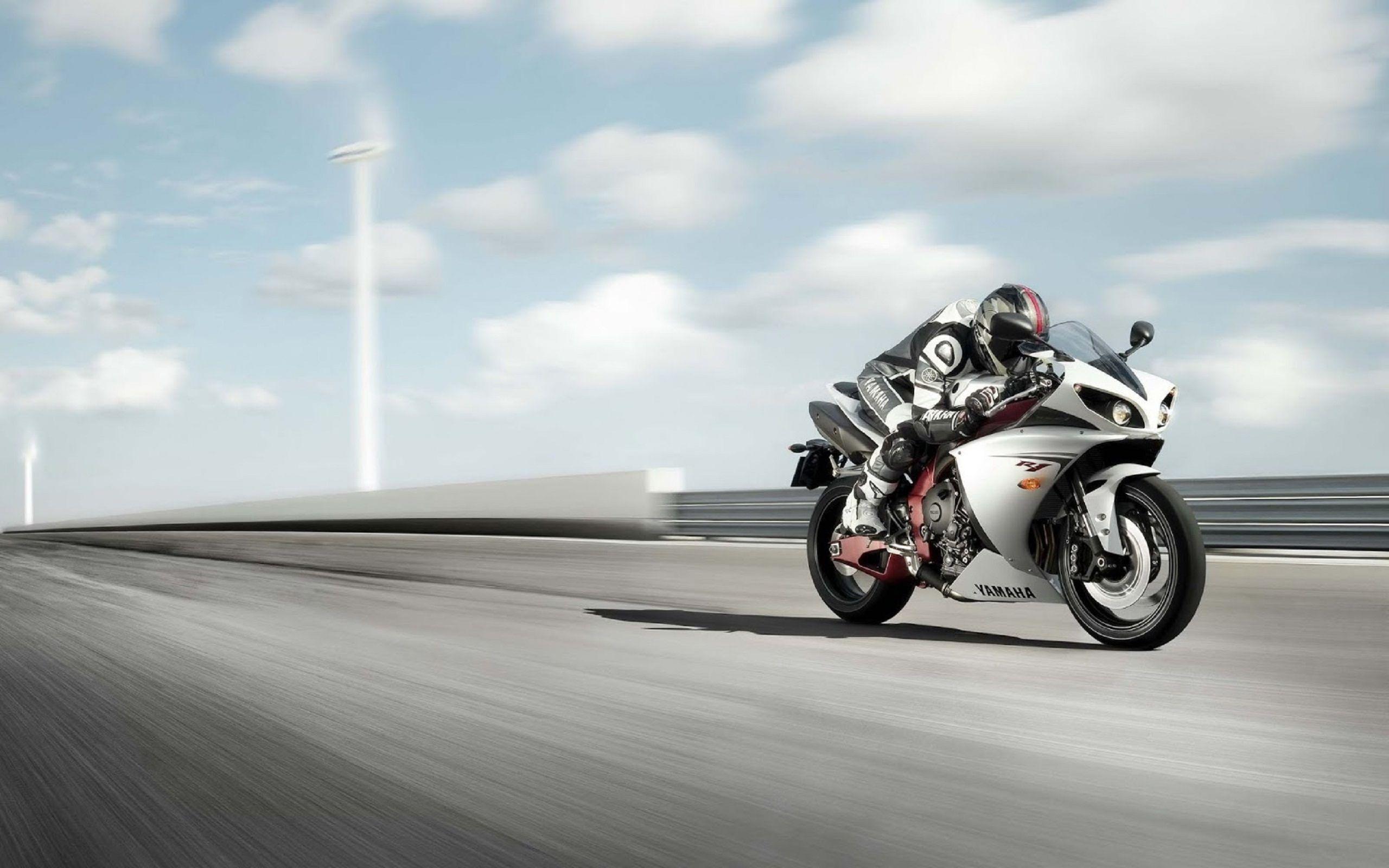 2560x1600 entries in Suzuki Wallpaper group